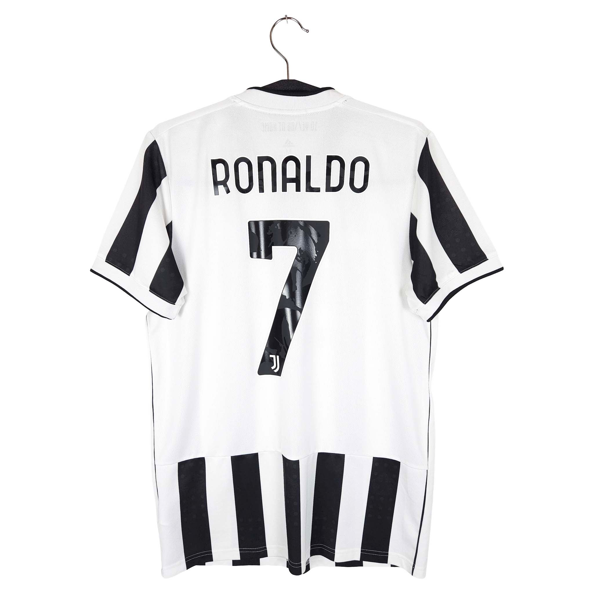 Juventus 2021-22 Home Football Shirt | Cristiano Ronaldo