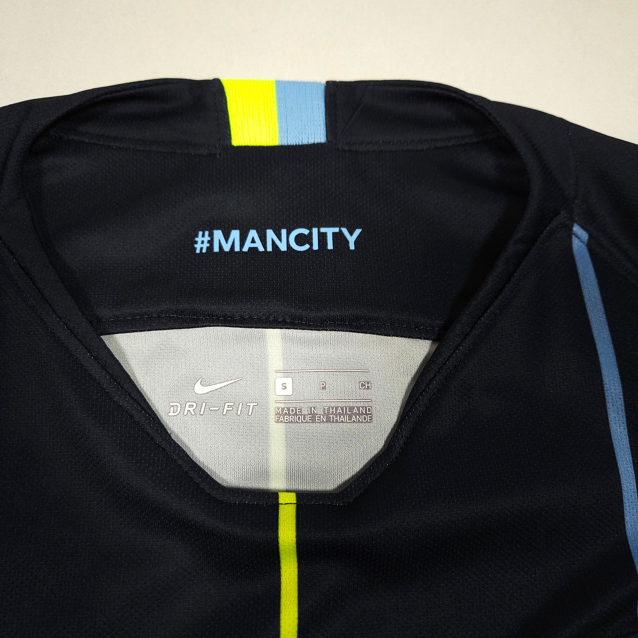 Manchester City Away Shirt 2018-19 detailed view 7