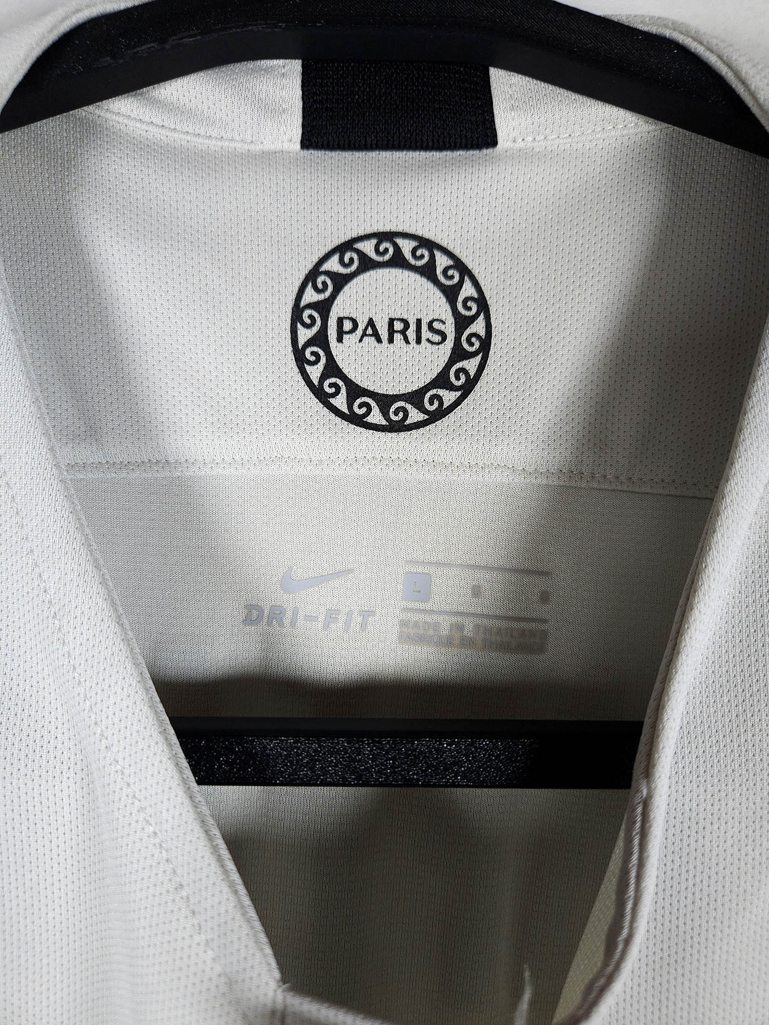 2018-19 Paris Saint-Germain Away Shirt Kimpembe #3 detailed view 8