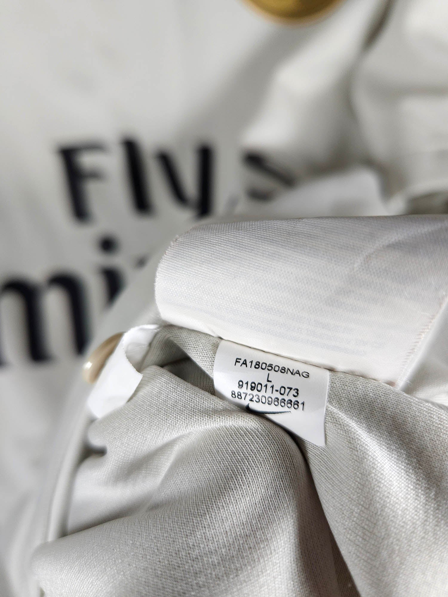 2018-19 Paris Saint-Germain Away Shirt Kimpembe #3 detailed view 9