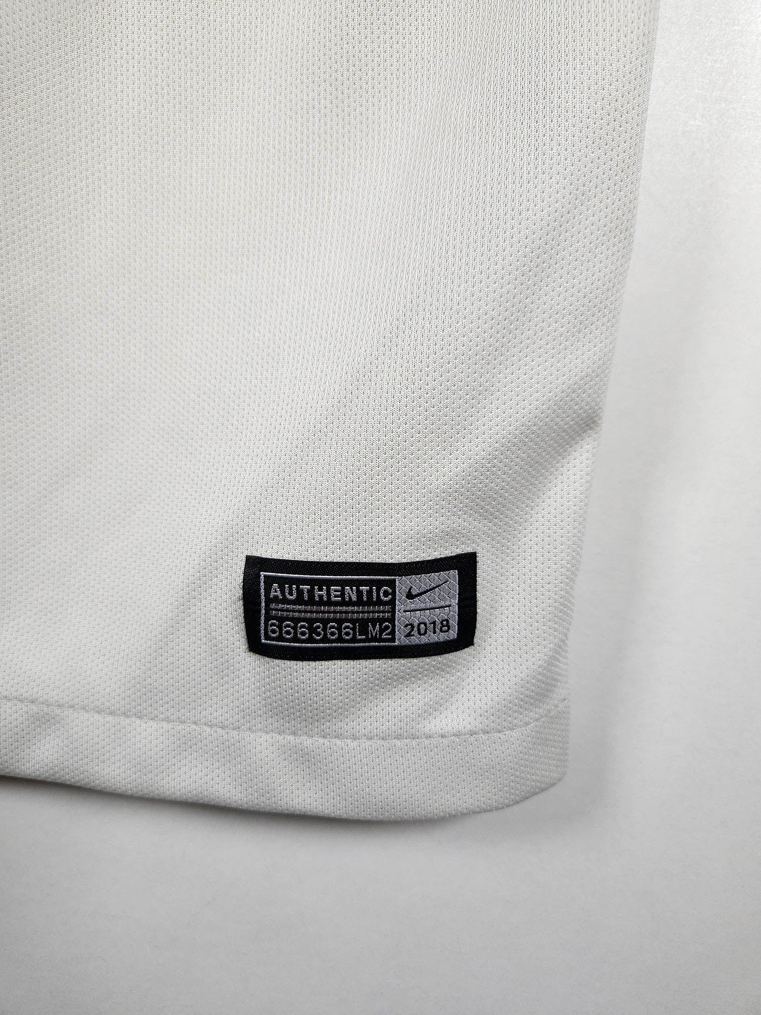 2018-19 Paris Saint-Germain Away Shirt Kimpembe #3 detailed view 4