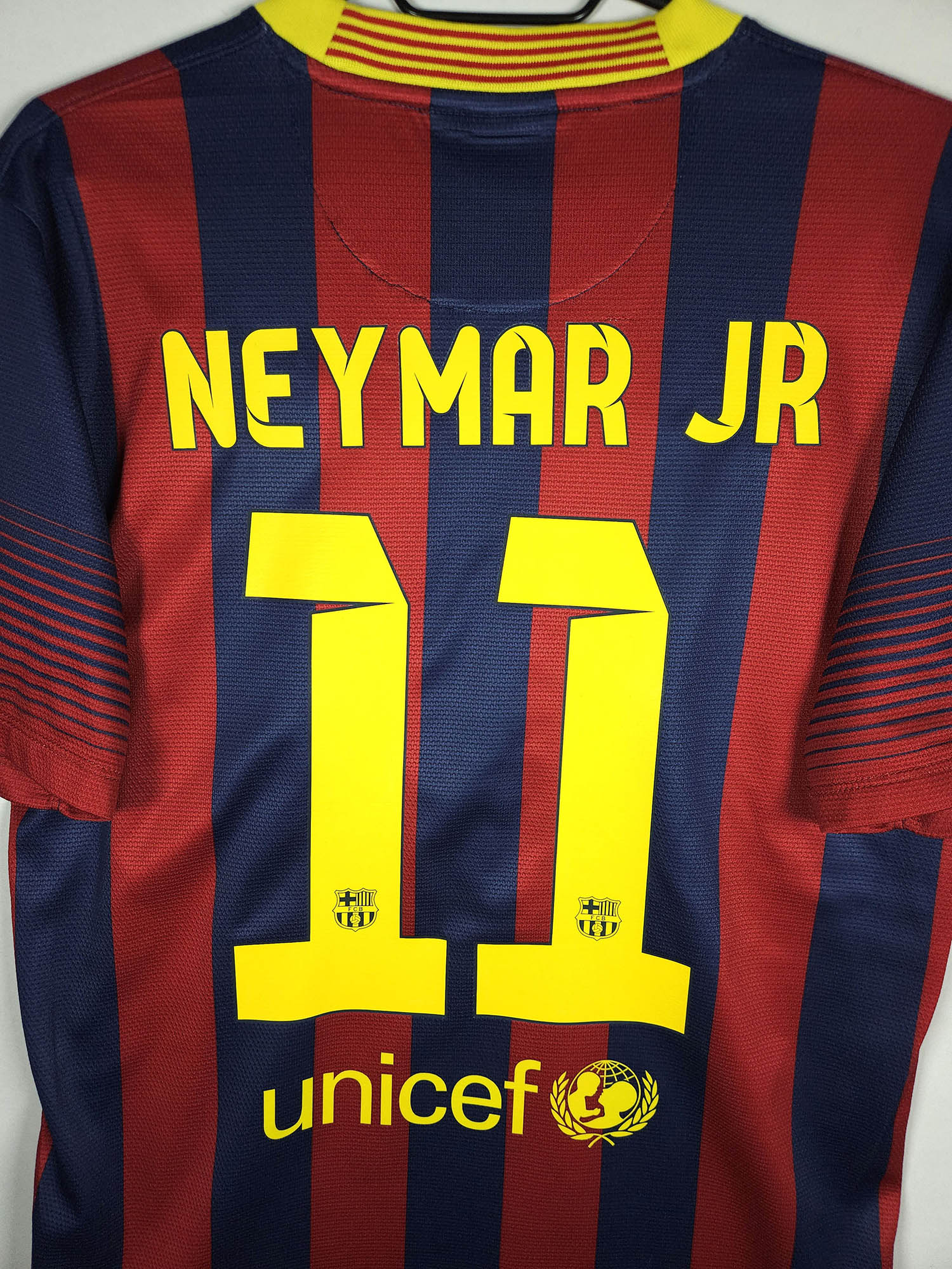 Barcelona 2013-14 Home Shirt Neymar Jr #11 | Size S