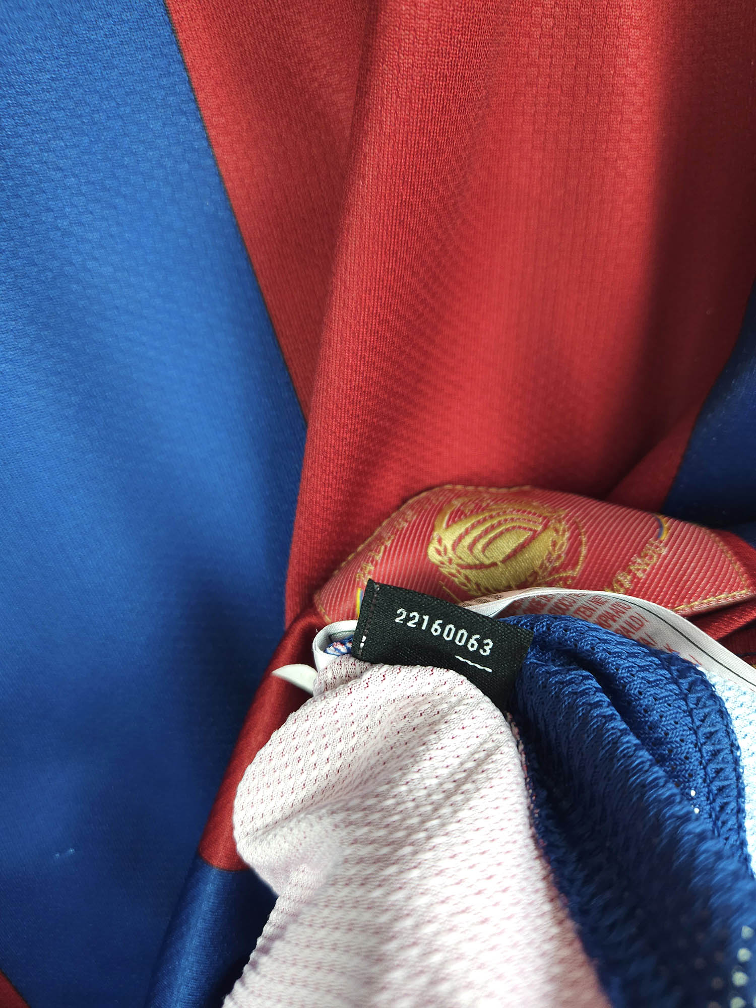 2007-08 Barcelona Home Shirt Messi #19 - detailed view