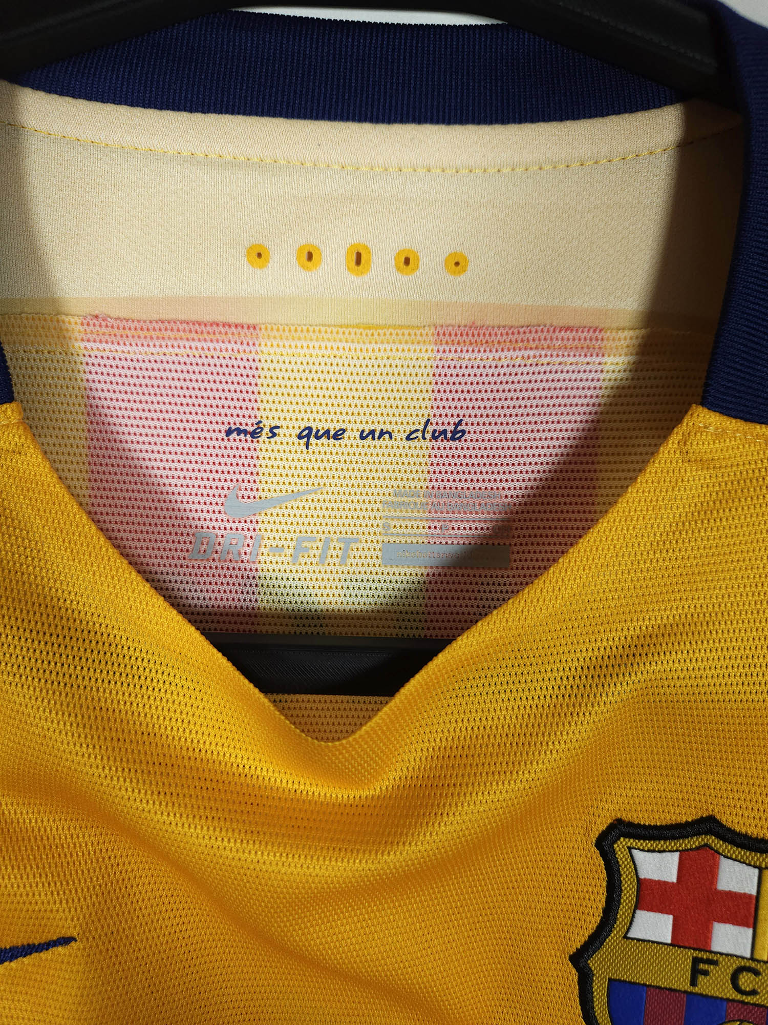 2015-16 Barcelona Away Shirt Messi #10 (Pro) - detailed view