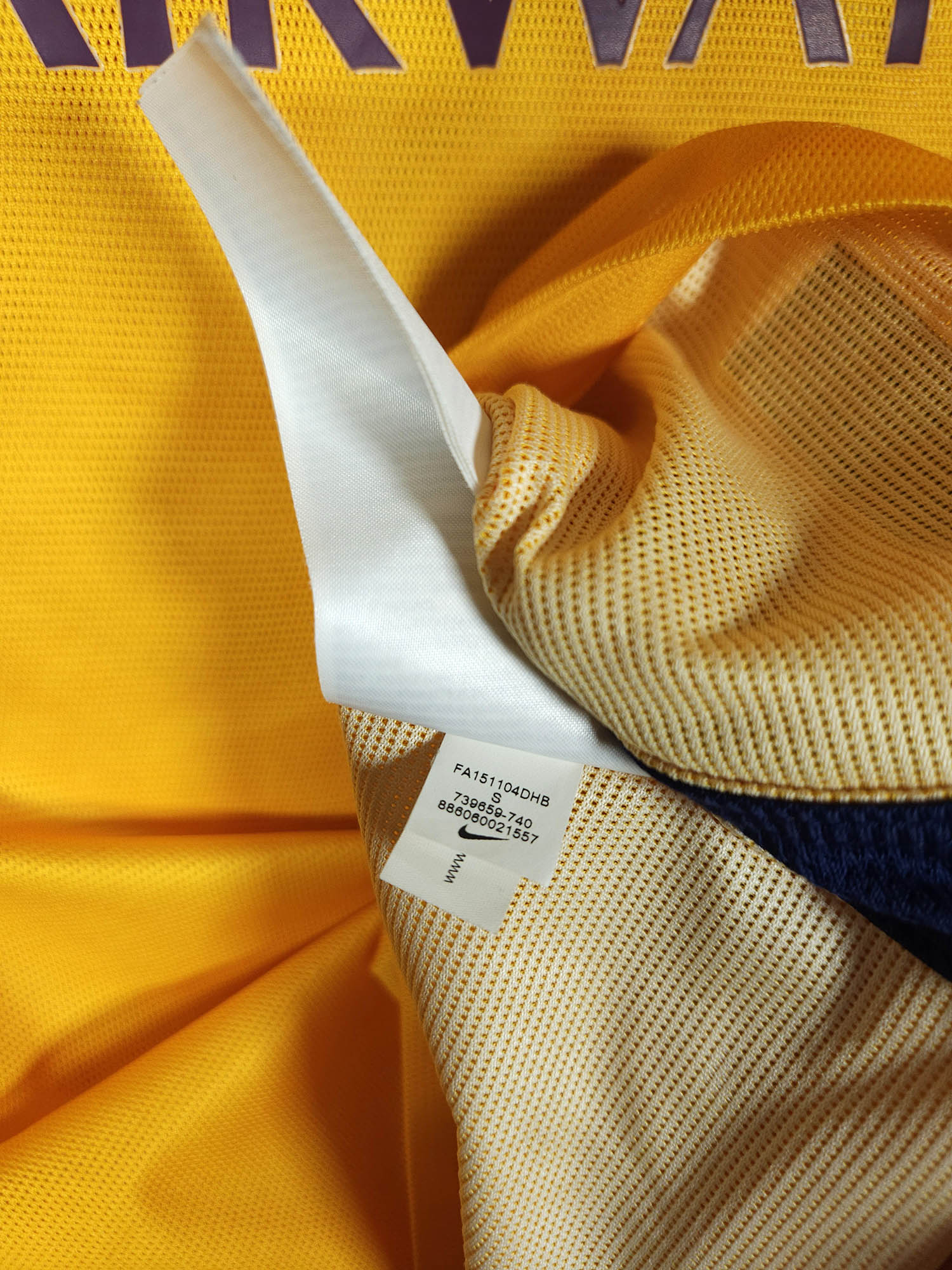 2015-16 Barcelona Away Shirt Messi #10 (Pro) - detailed view
