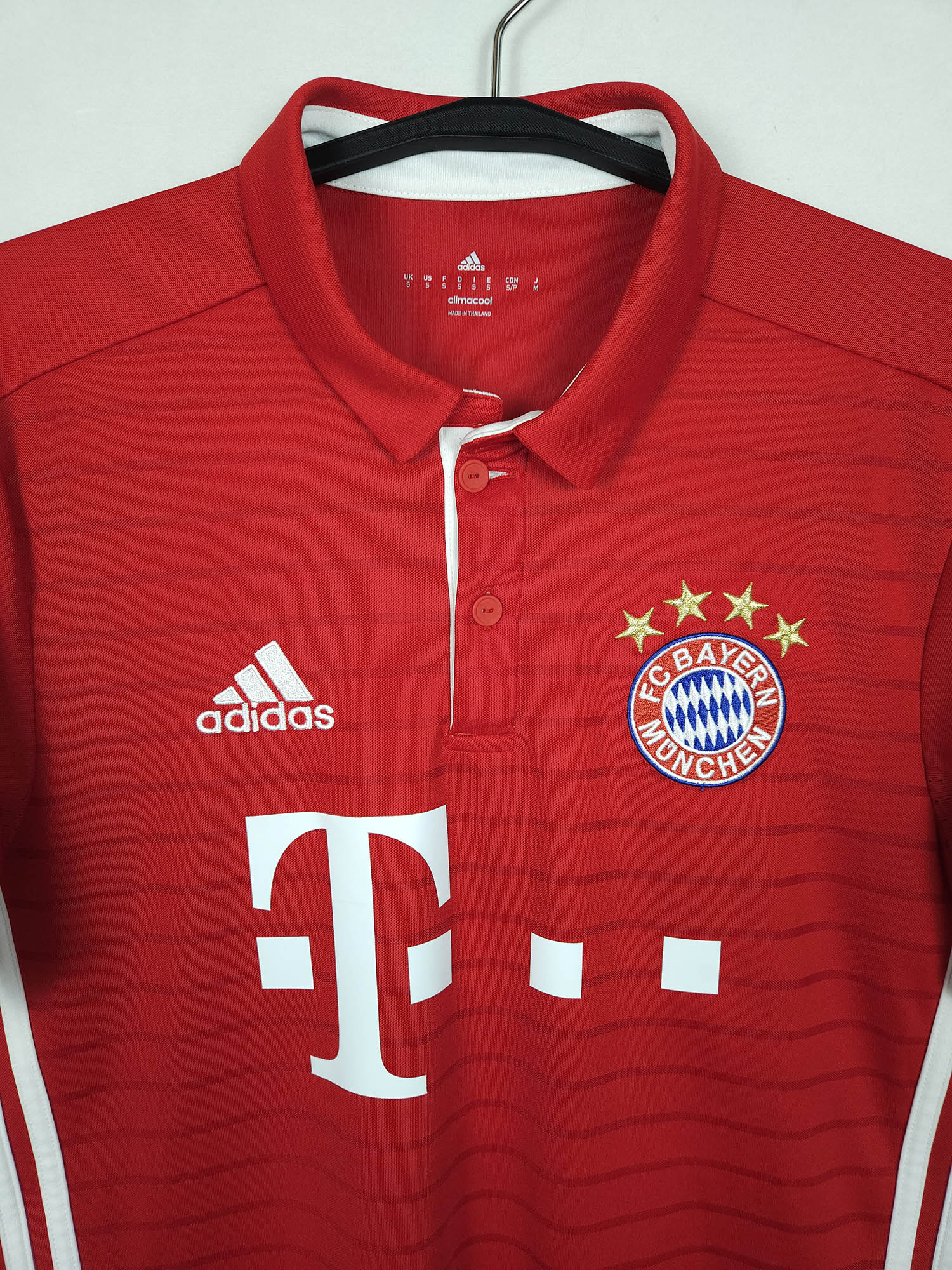 2016-17 Bayern Munich Home Shirt Robben #10