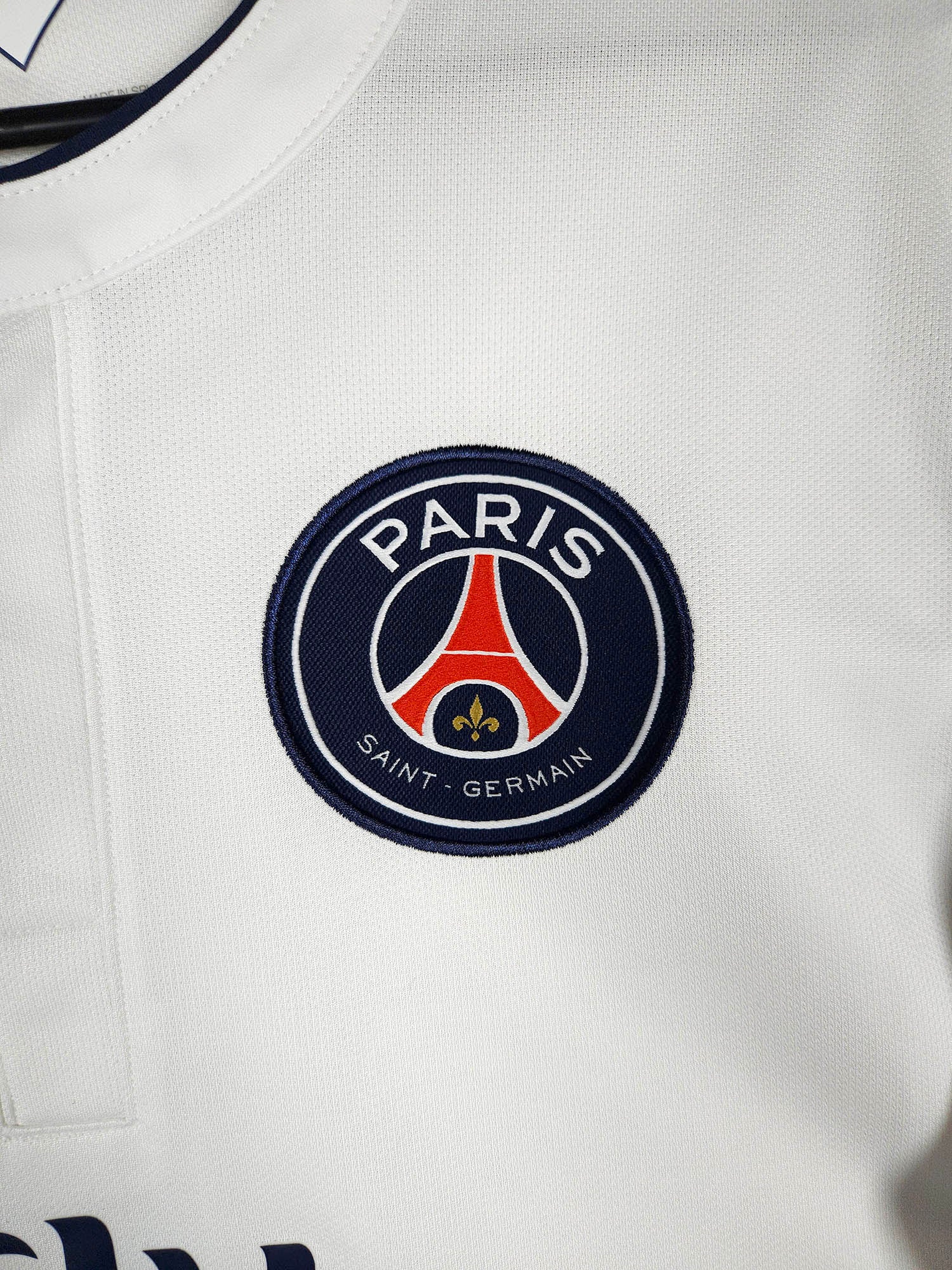 2014-15 Paris Saint-Germain Away Shirt detailed view 2