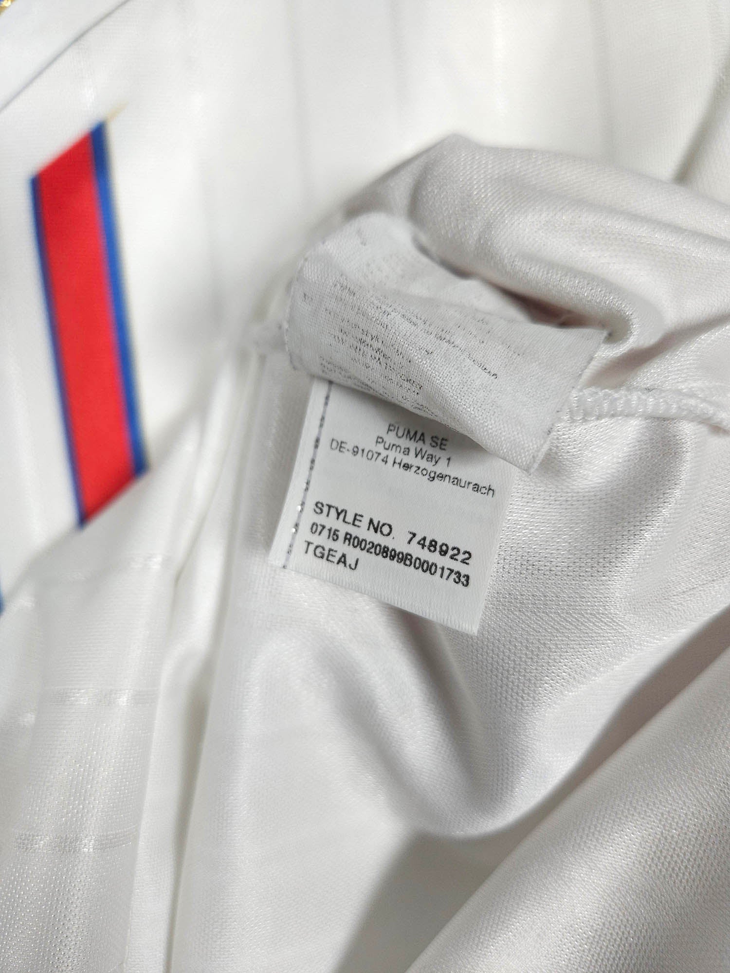 Italy 2015-16 Away Shirt | Size M
