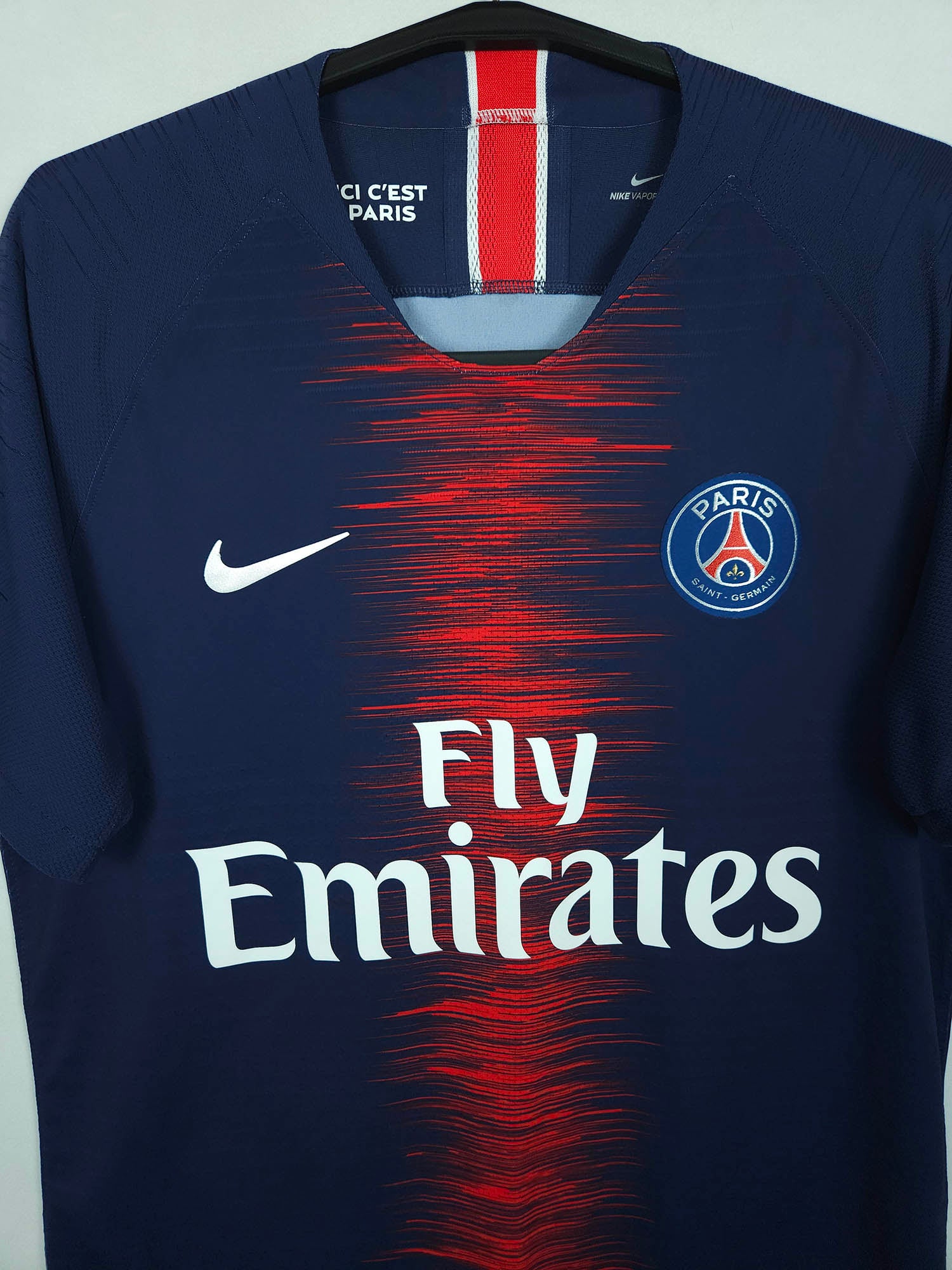2018-19 Paris Saint-Germain Authentic Home Shirt Mbappé #7