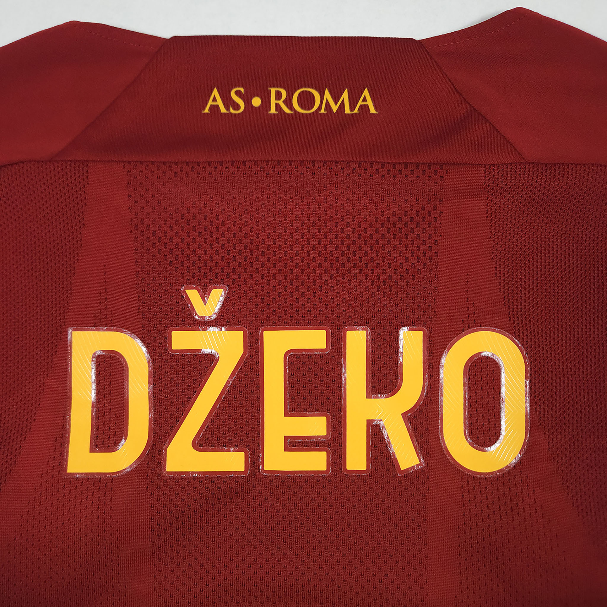 AS Roma Home Shirt 2021-22 – Džeko #9 – L