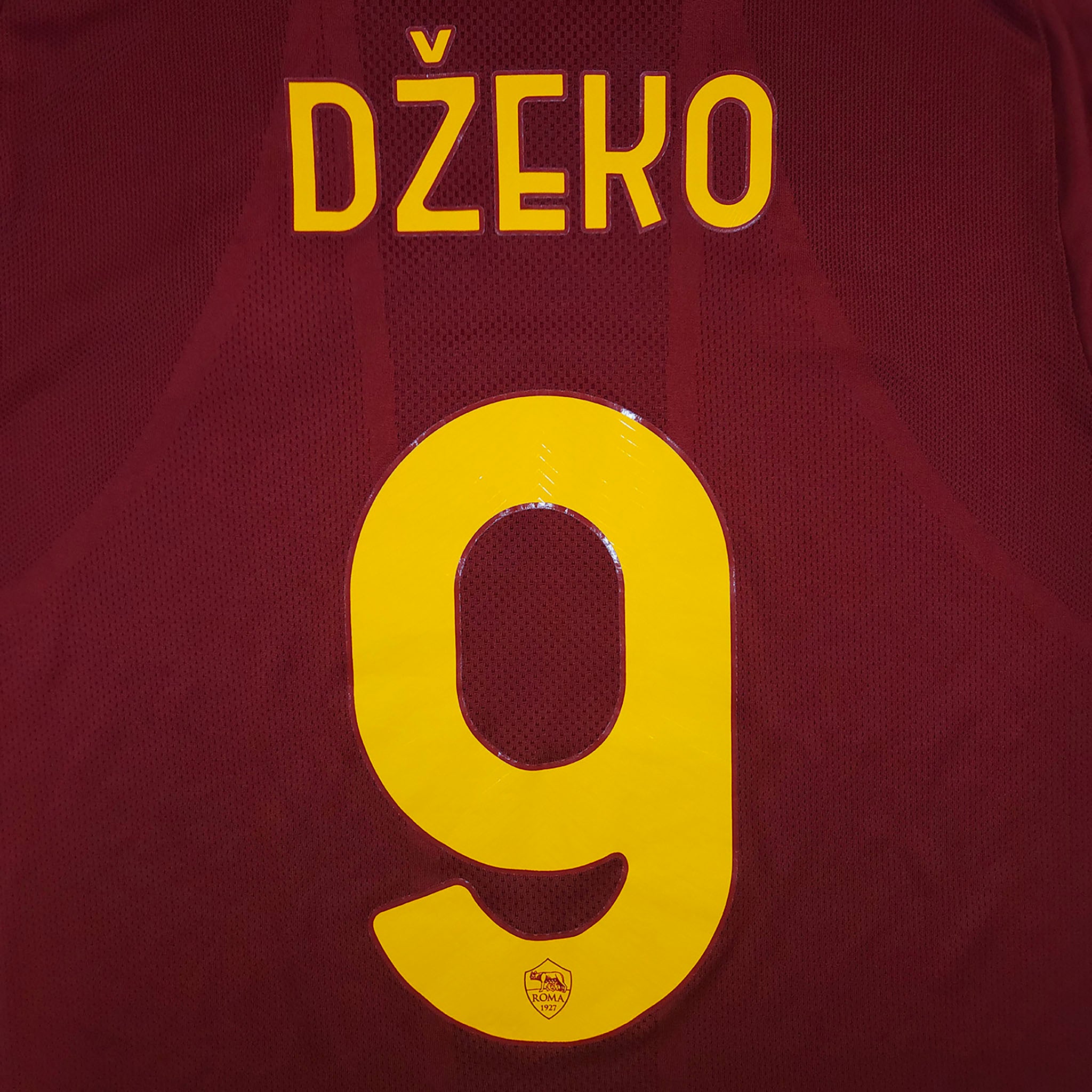 AS Roma Home Shirt 2021-22 – Džeko #9 – L