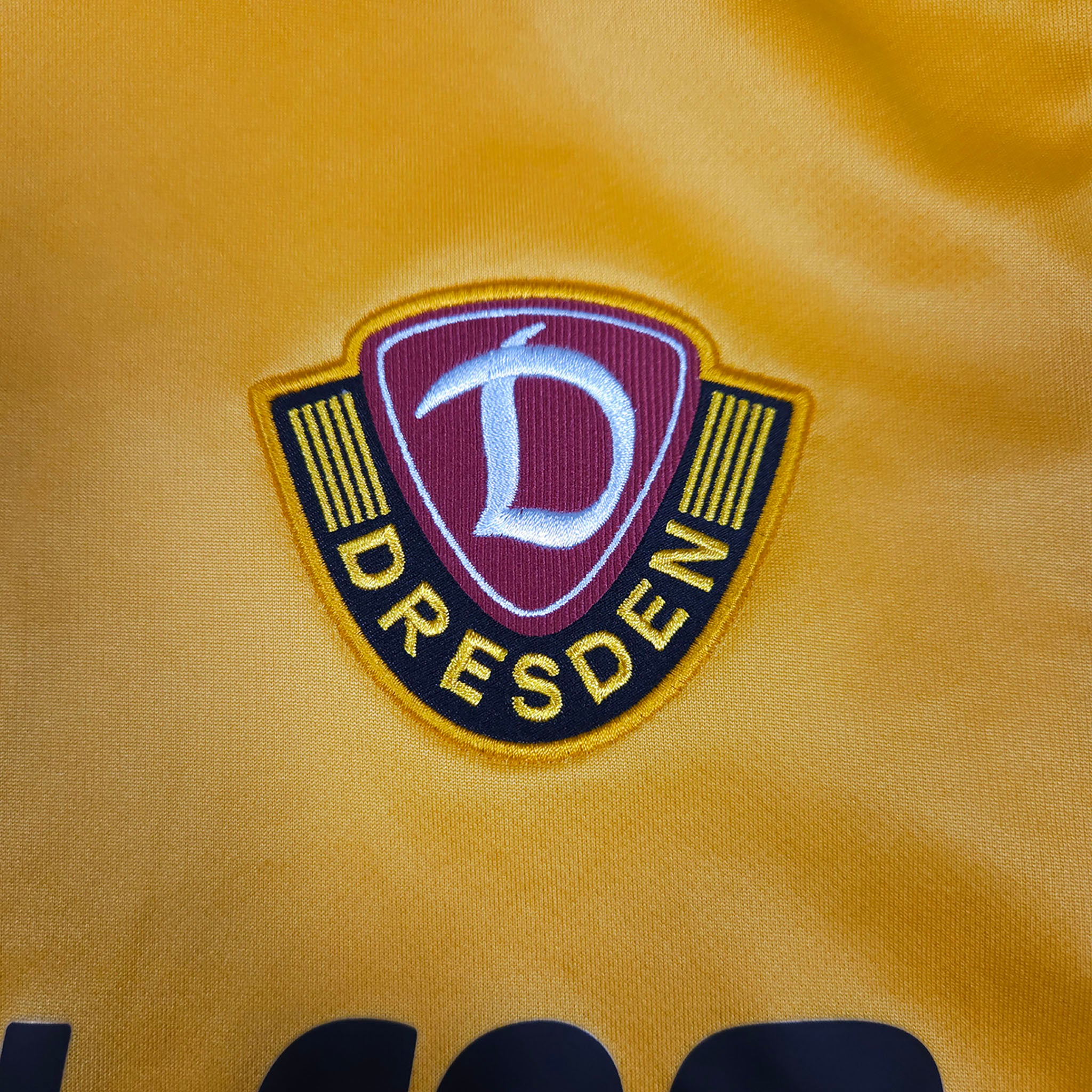 Dynamo Dresden Home Shirt 2021-22 – M
