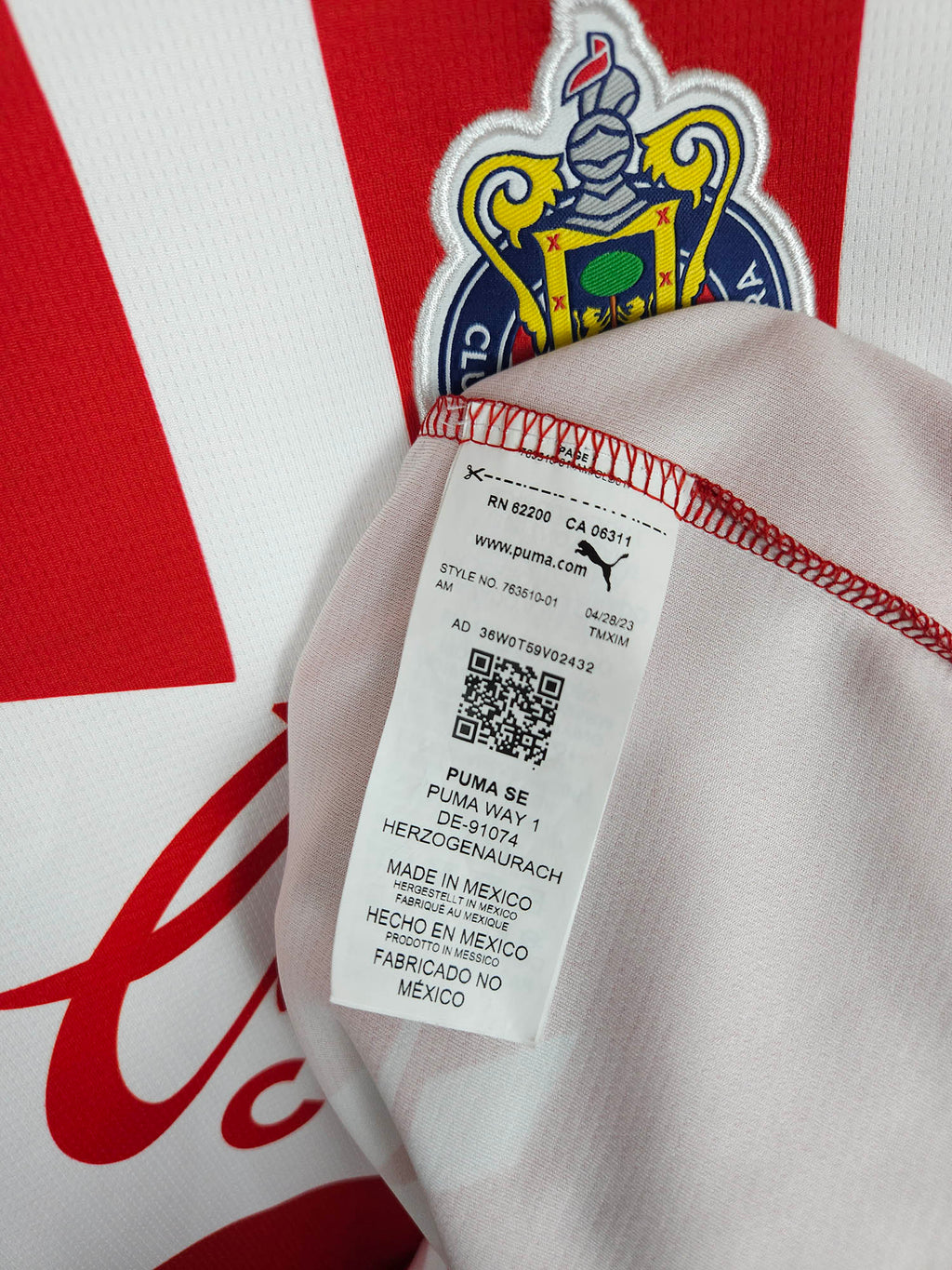 2023-24 Chivas Guadalajara Home Shirt Chicharito #14 - detailed view