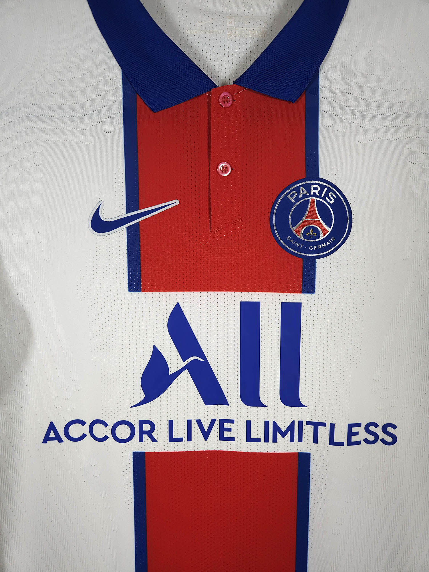 2020-21 Paris Saint-Germain Away Shirt Mbappé #7 (Pro) - detailed view