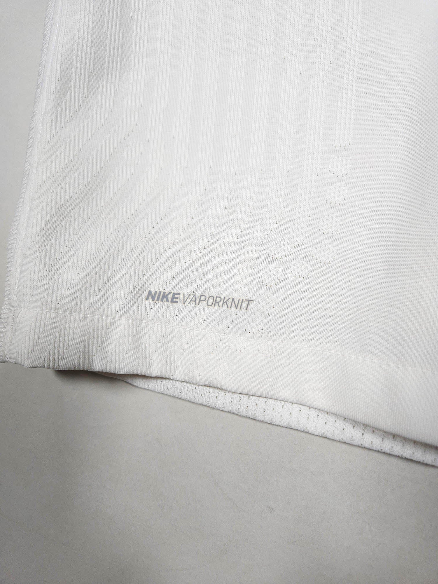 2020-21 Paris Saint-Germain Away Shirt Mbappé #7 (Pro) - detailed view