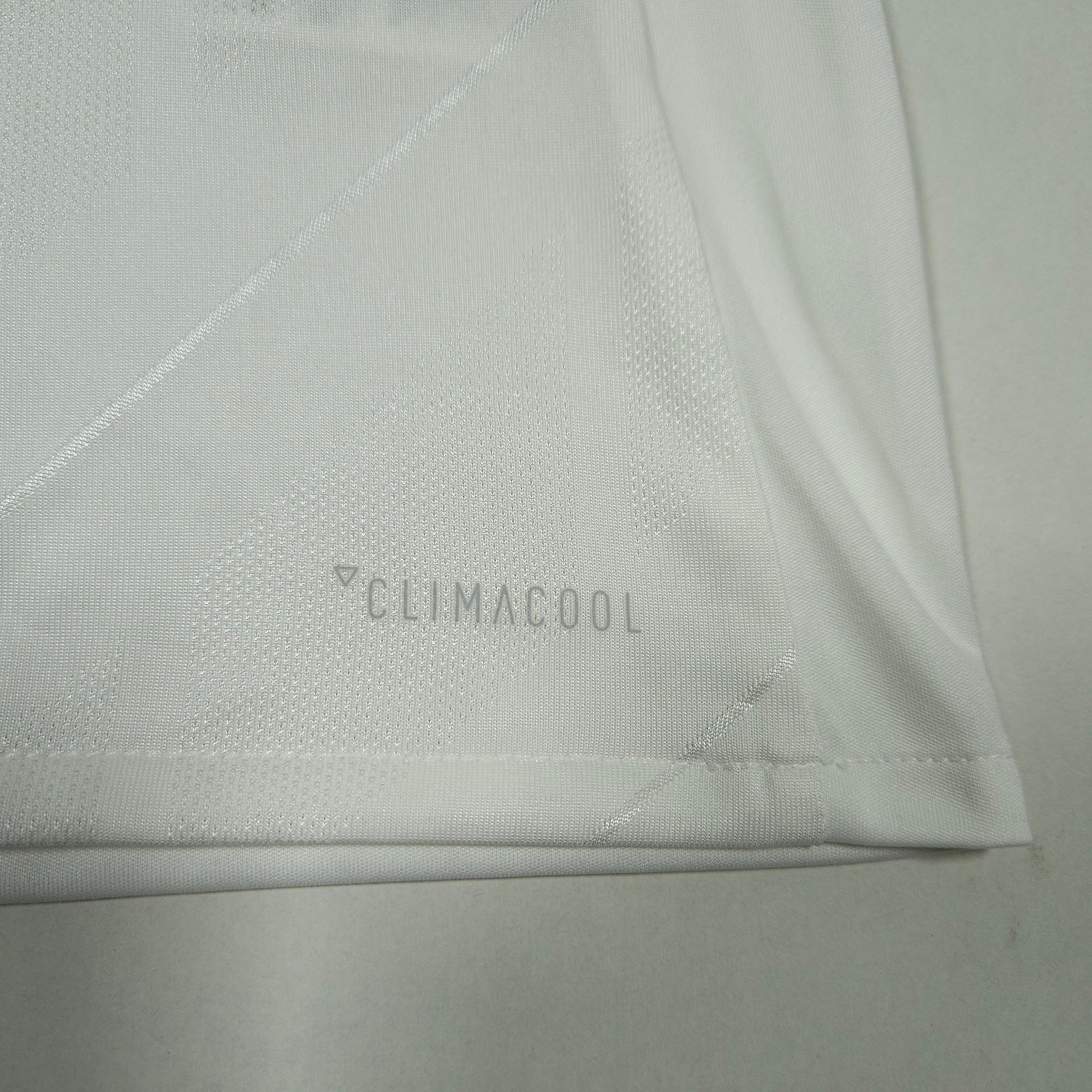 Real Madrid Home Shirt 2017-18 – Longsleeve – XS