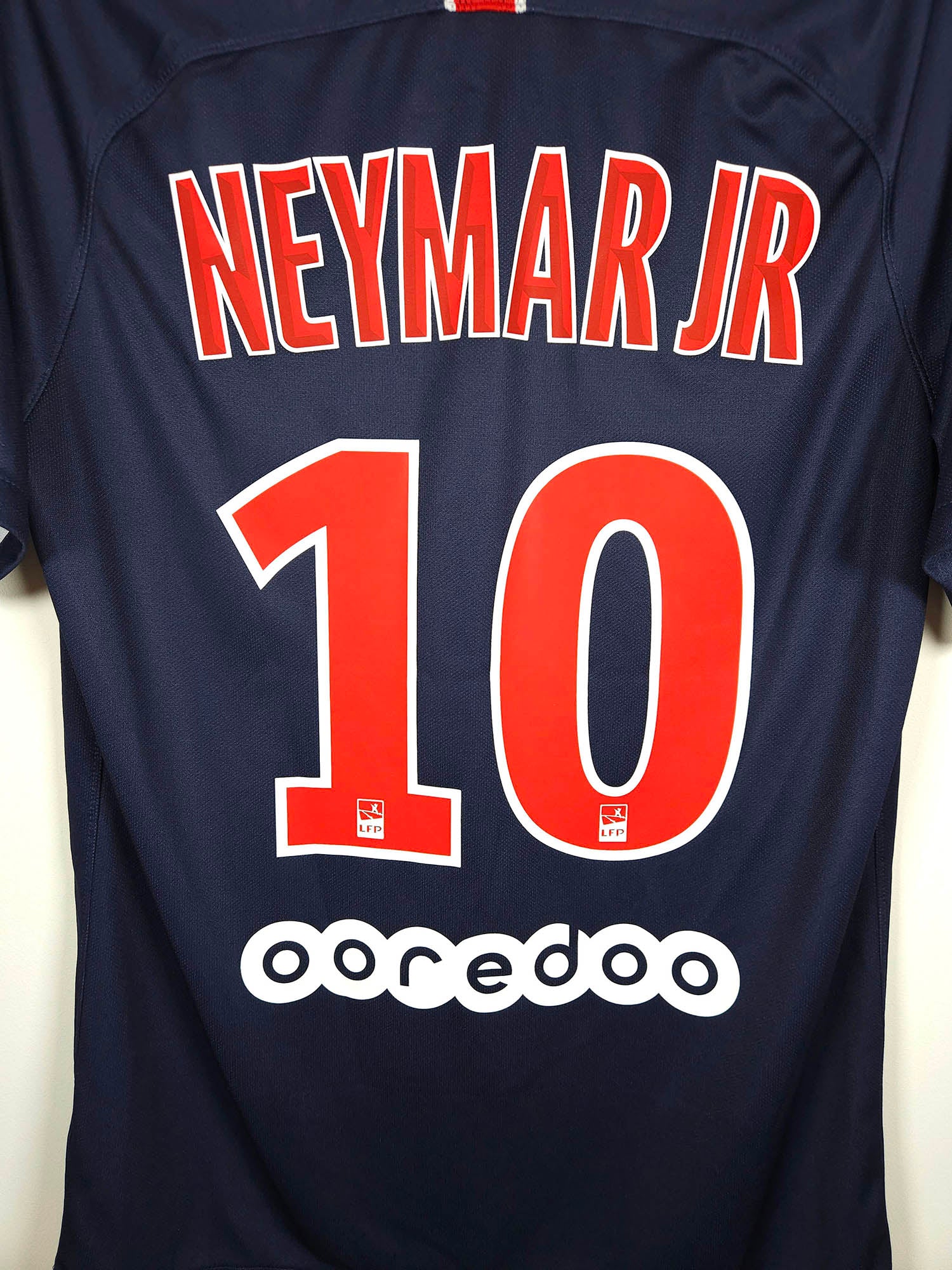 2018-19 Paris Saint-Germain Home Shirt Neymar Jr. #10 detailed view 4