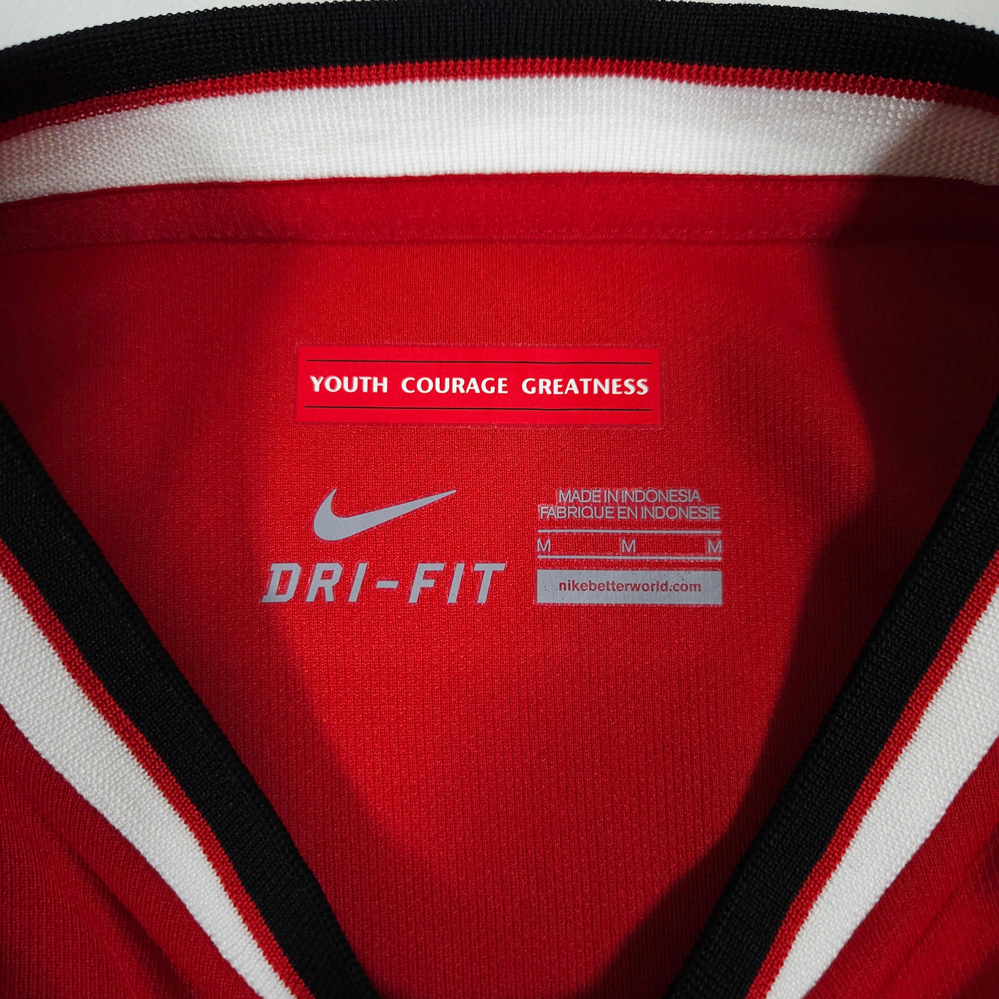 2014-15 Manchester United Home Shirt detailed view 10