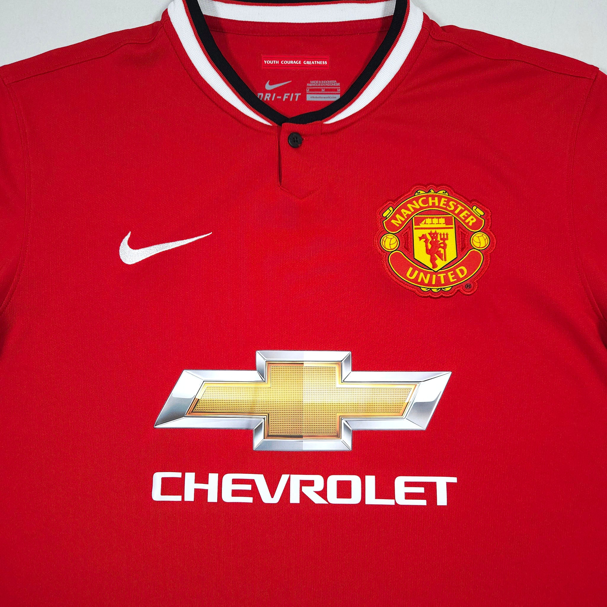2014-15 Manchester United Home Shirt detailed view 1