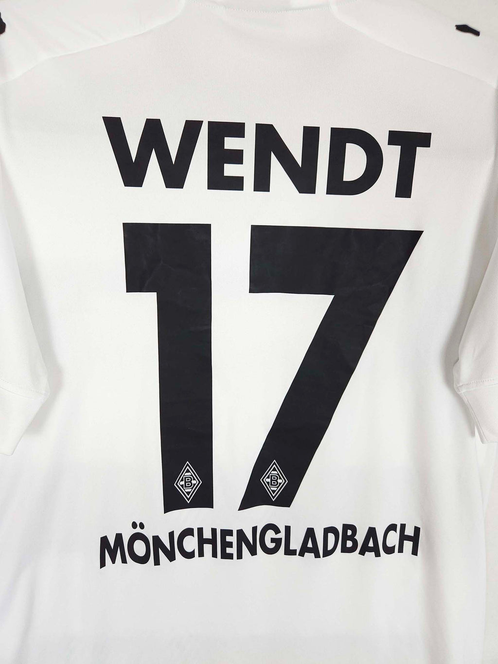 2016-17 Borussia Mönchengladbach Home Shirt Wendt #17