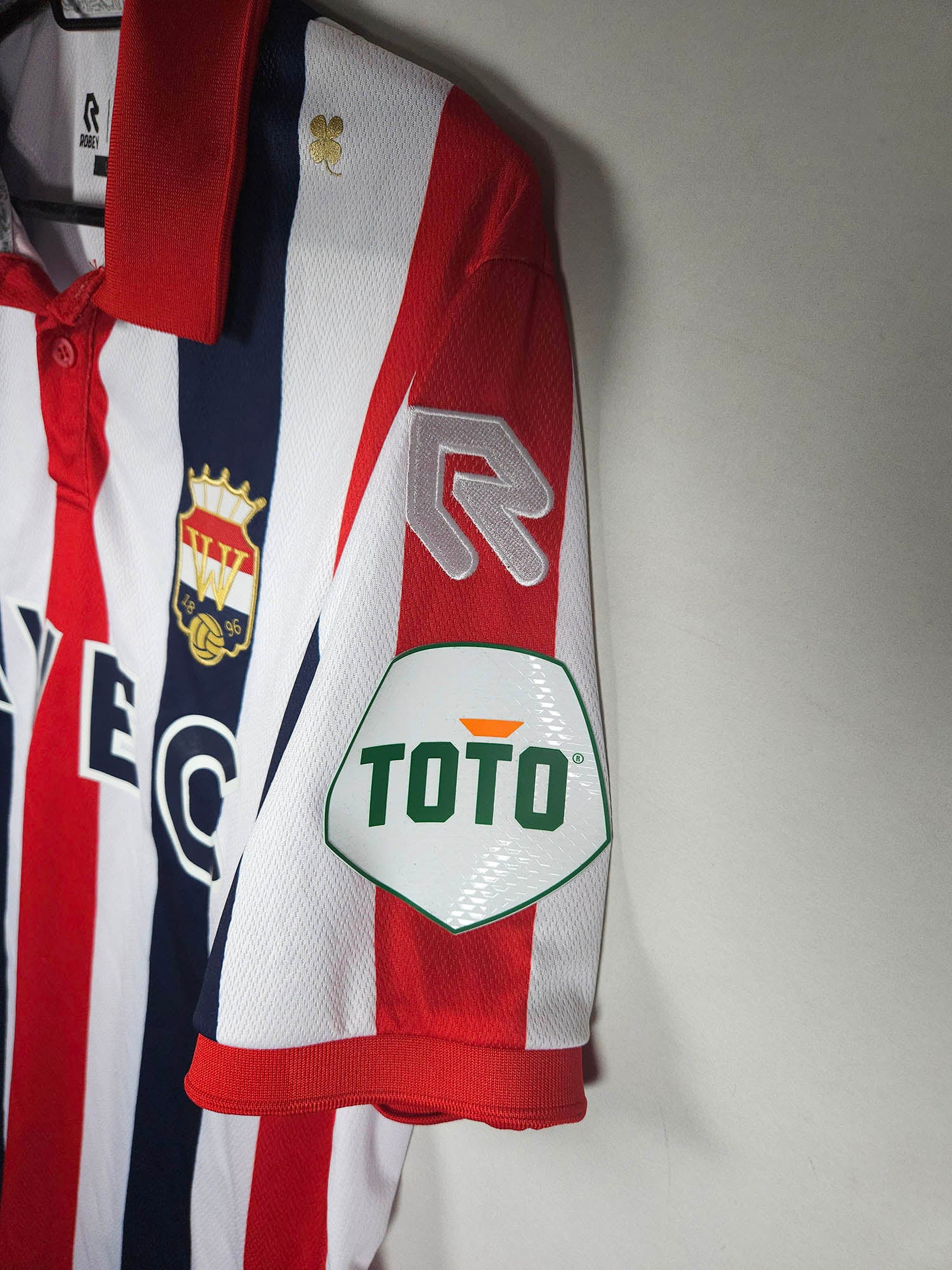 2023-24 Willem II Home Shirt Joosten #17 detailed view 3
