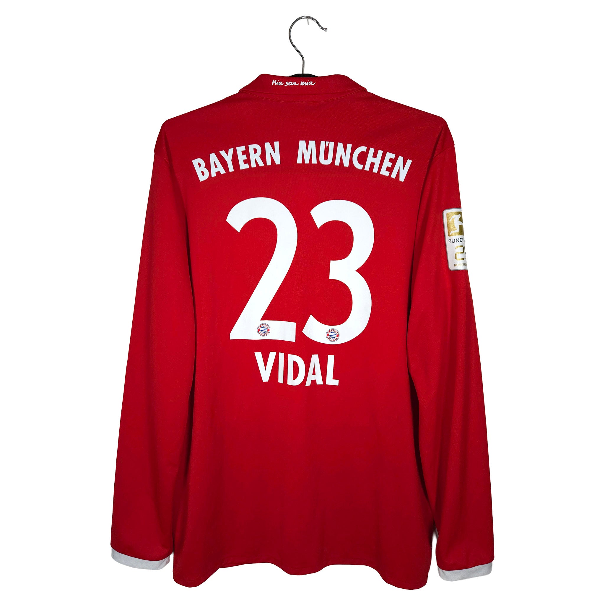 Bayern Munich 2016-17 Home Football Shirt | Arturo Vidal