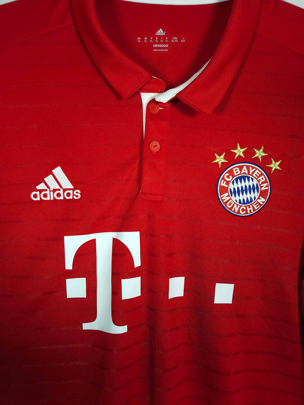 2016-17 Bayern Munich Home Shirt Vidal #23 (LS) - detailed view