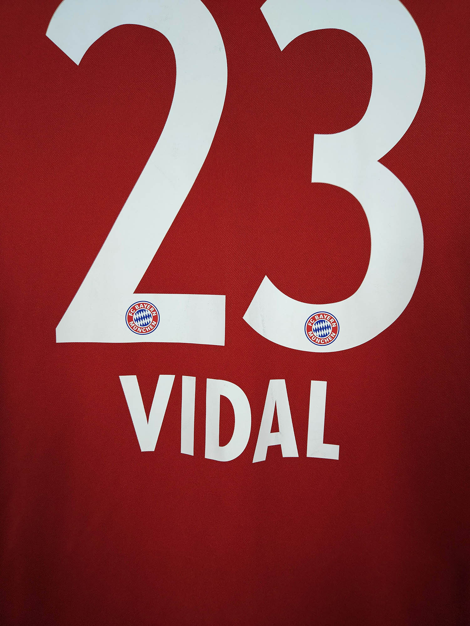2016-17 Bayern Munich Longsleeve Home Shirt Vidal #23