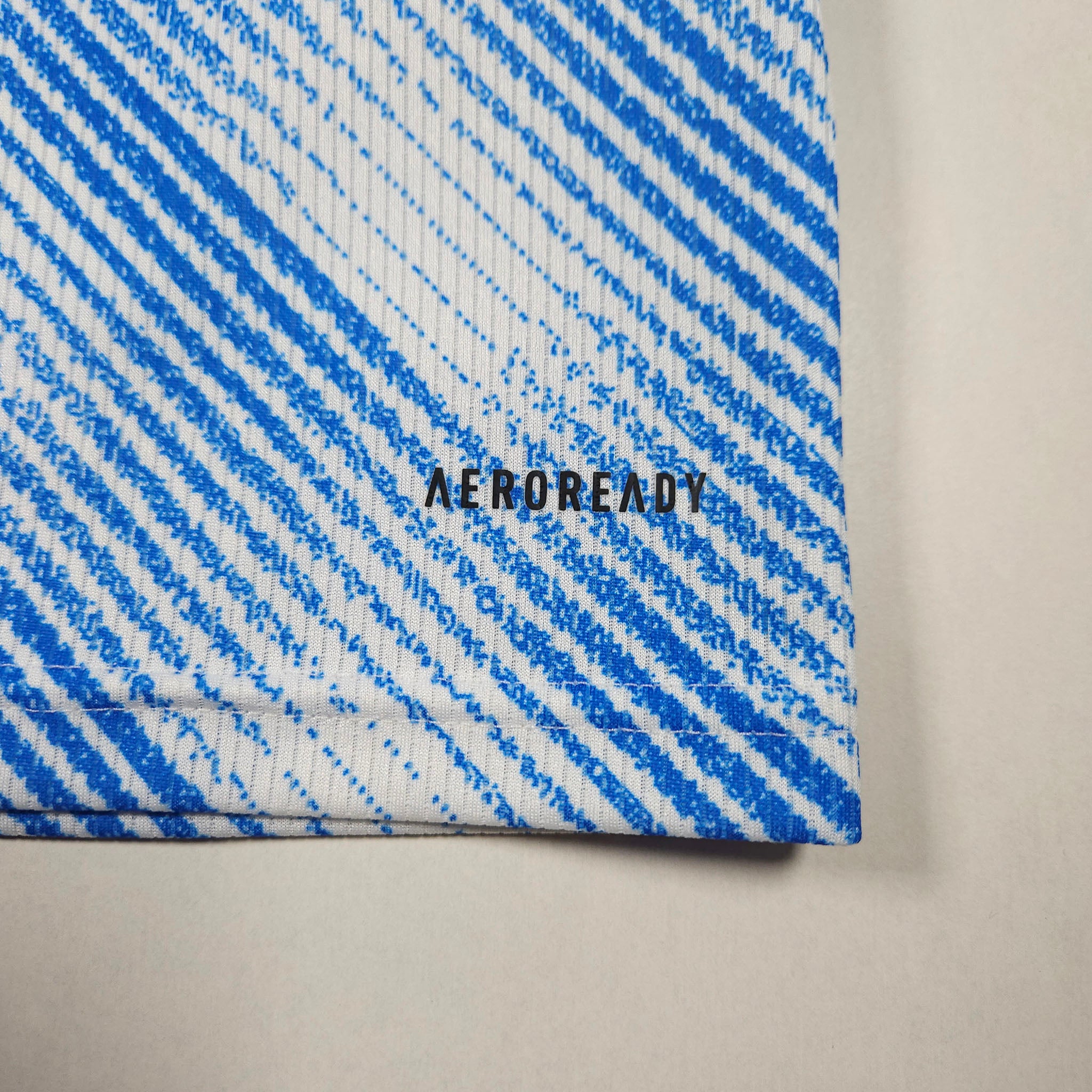 2021-22 Manchester United Away Shirt detailed view 4