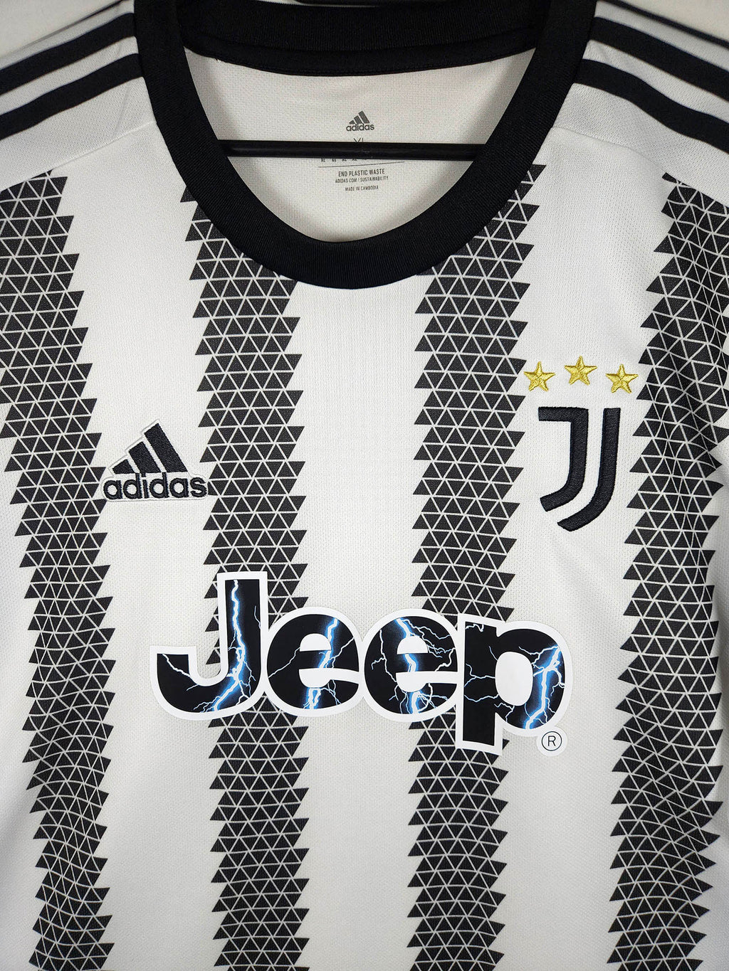 2022-23 Juventus Home Shirt - detailed view