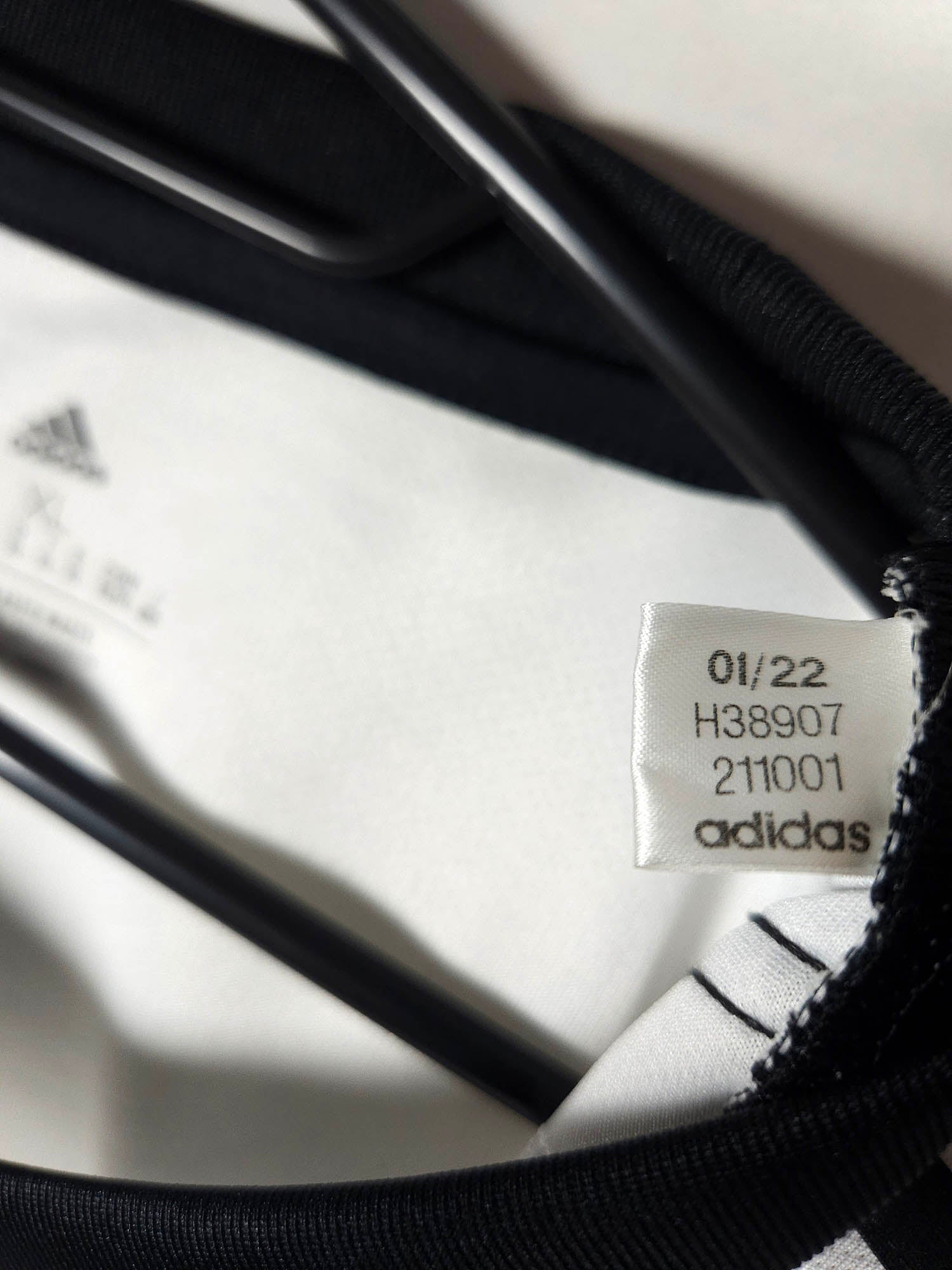 2022-23 Juventus Home Shirt detailed view 3