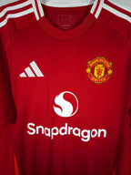 2024-25 Manchester United Home Shirt B. Fernandes #8 - detailed view