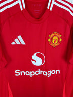 2024-25 Manchester United Home Shirt Martinez #6 - detailed view