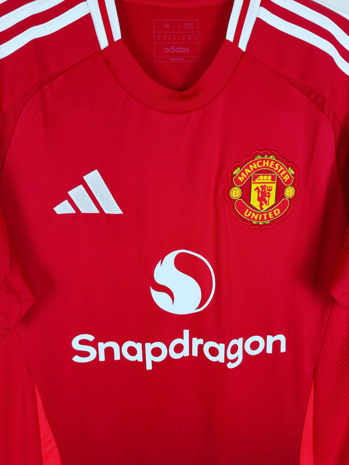 2024-25 Manchester United Home Shirt Martinez #6 - detailed view