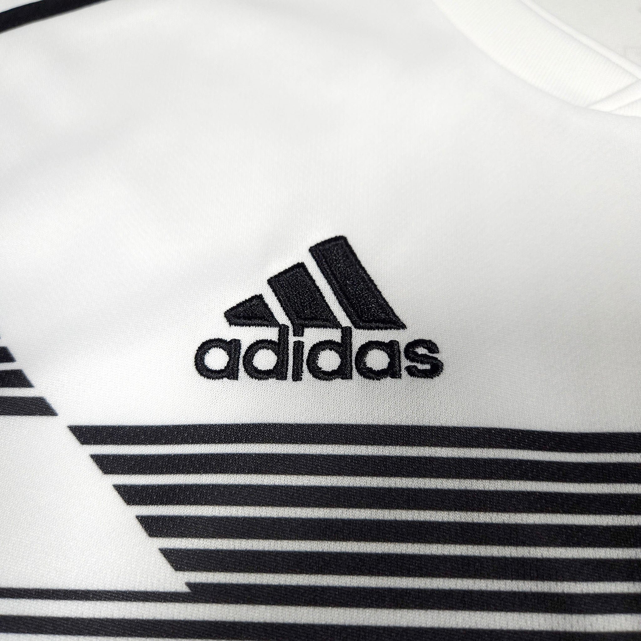 2018-19 Germany Home Shirt detailed view 3