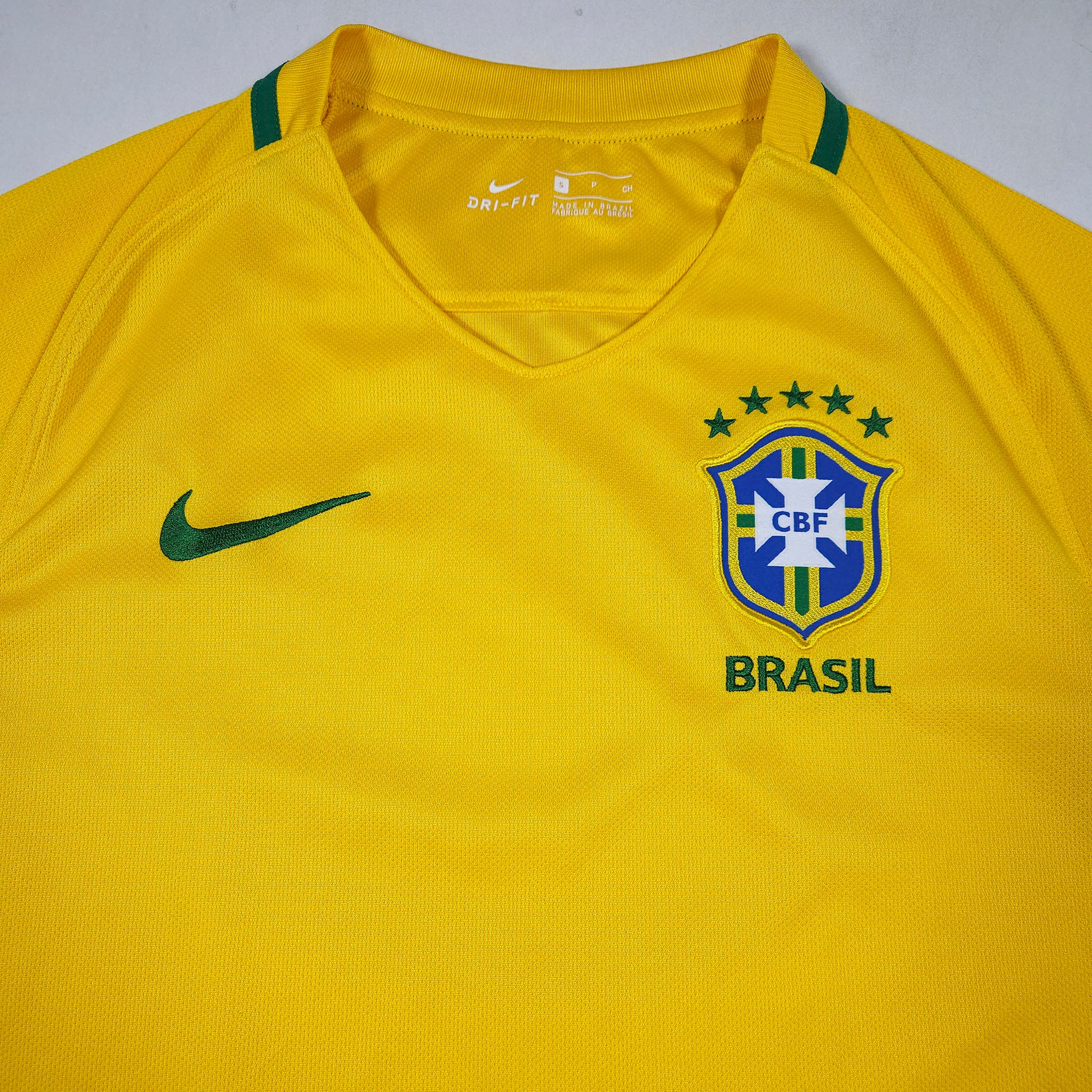 2016-17 Brazil Home Shirt detailed view 1