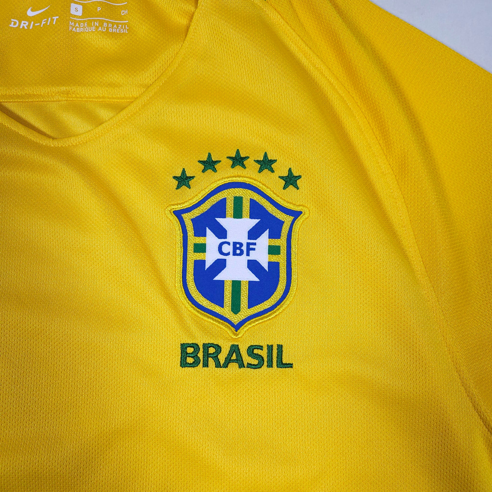 2016-17 Brazil Home Shirt detailed view 3