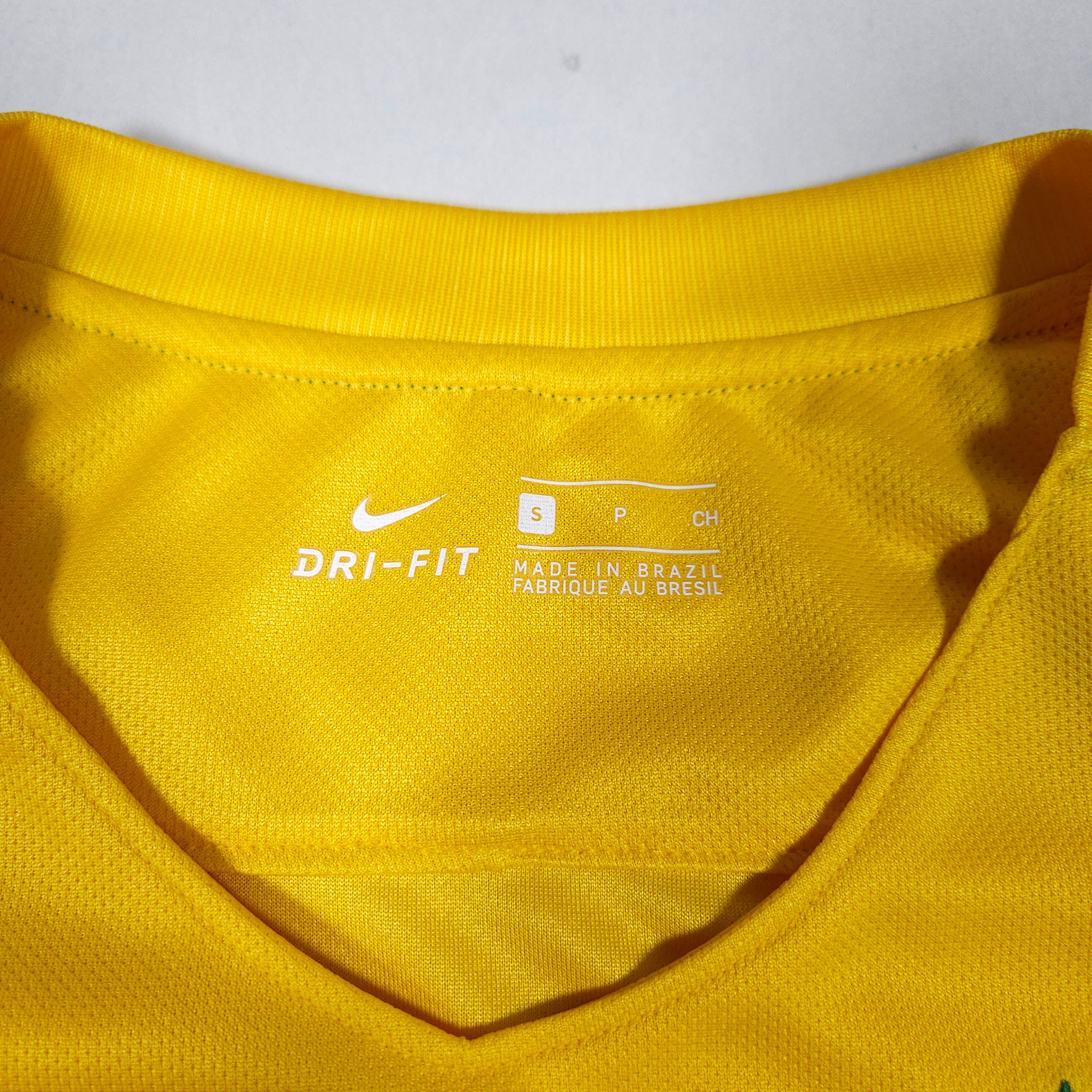 2016-17 Brazil Home Shirt detailed view 6