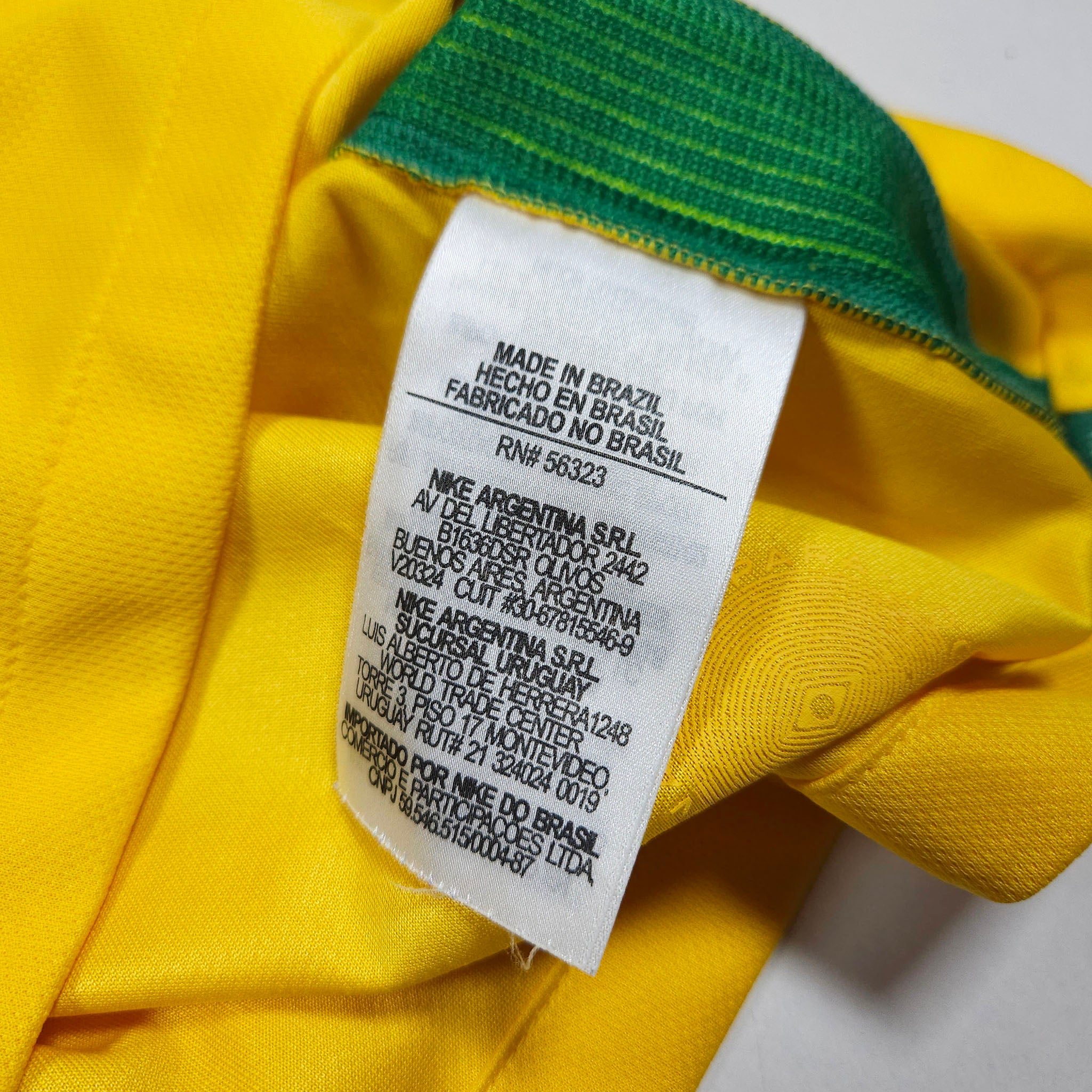 2016-17 Brazil Home Shirt detailed view 7
