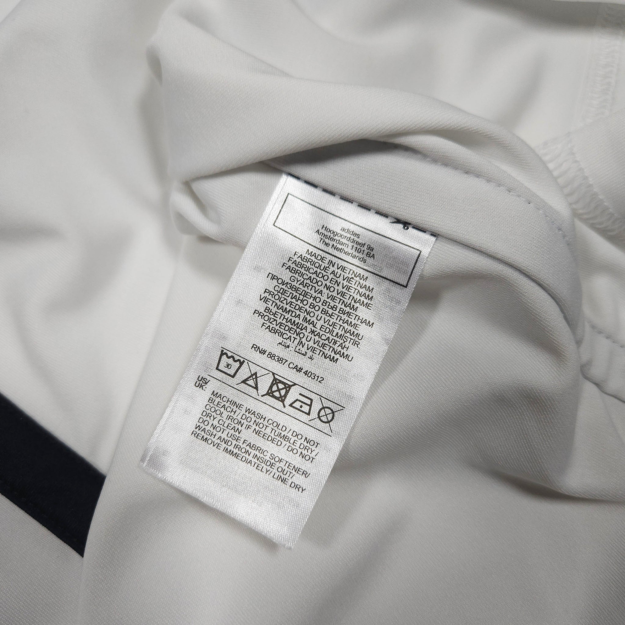 Japan Home Shirt 2022-23 detailed view 7