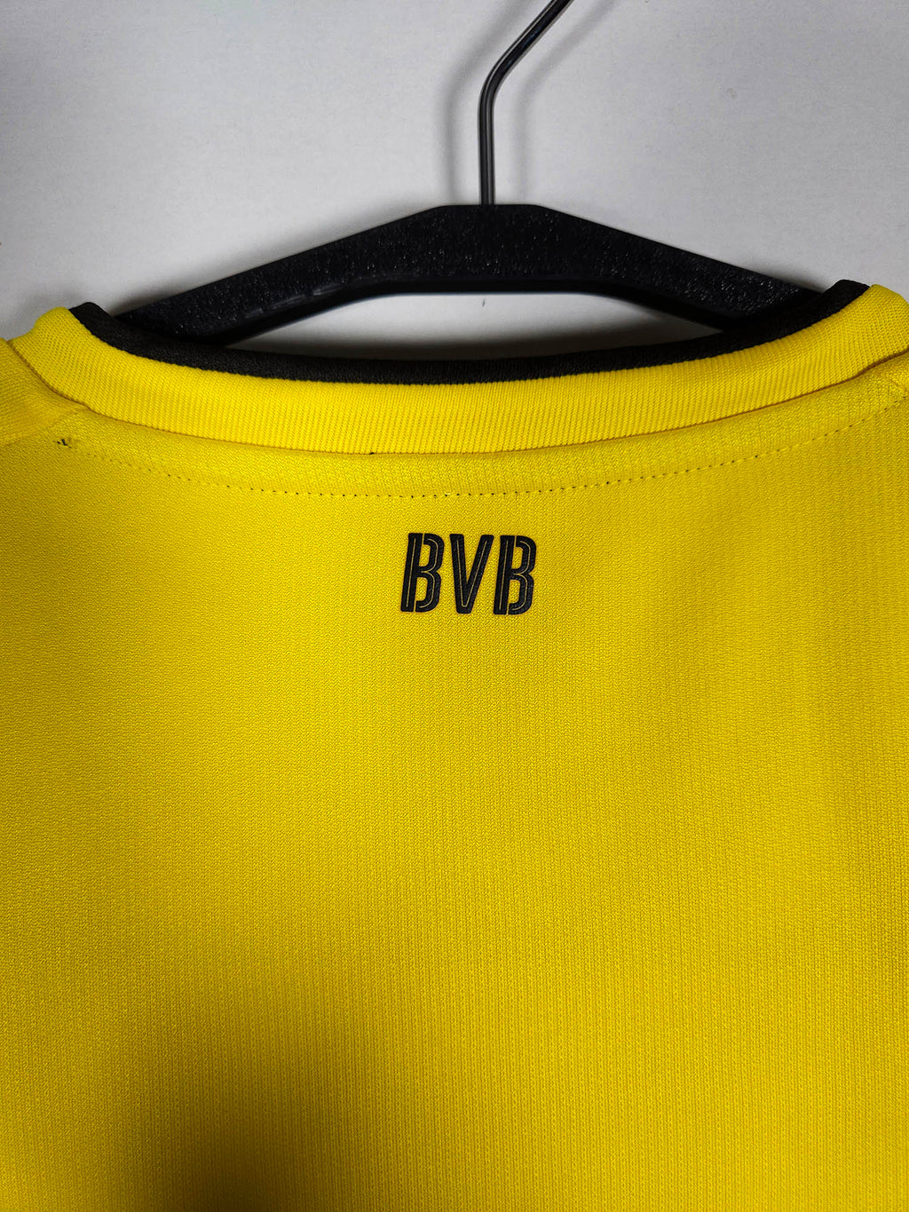 2017-18 Borussia Dortmund Home Shirt - detailed view