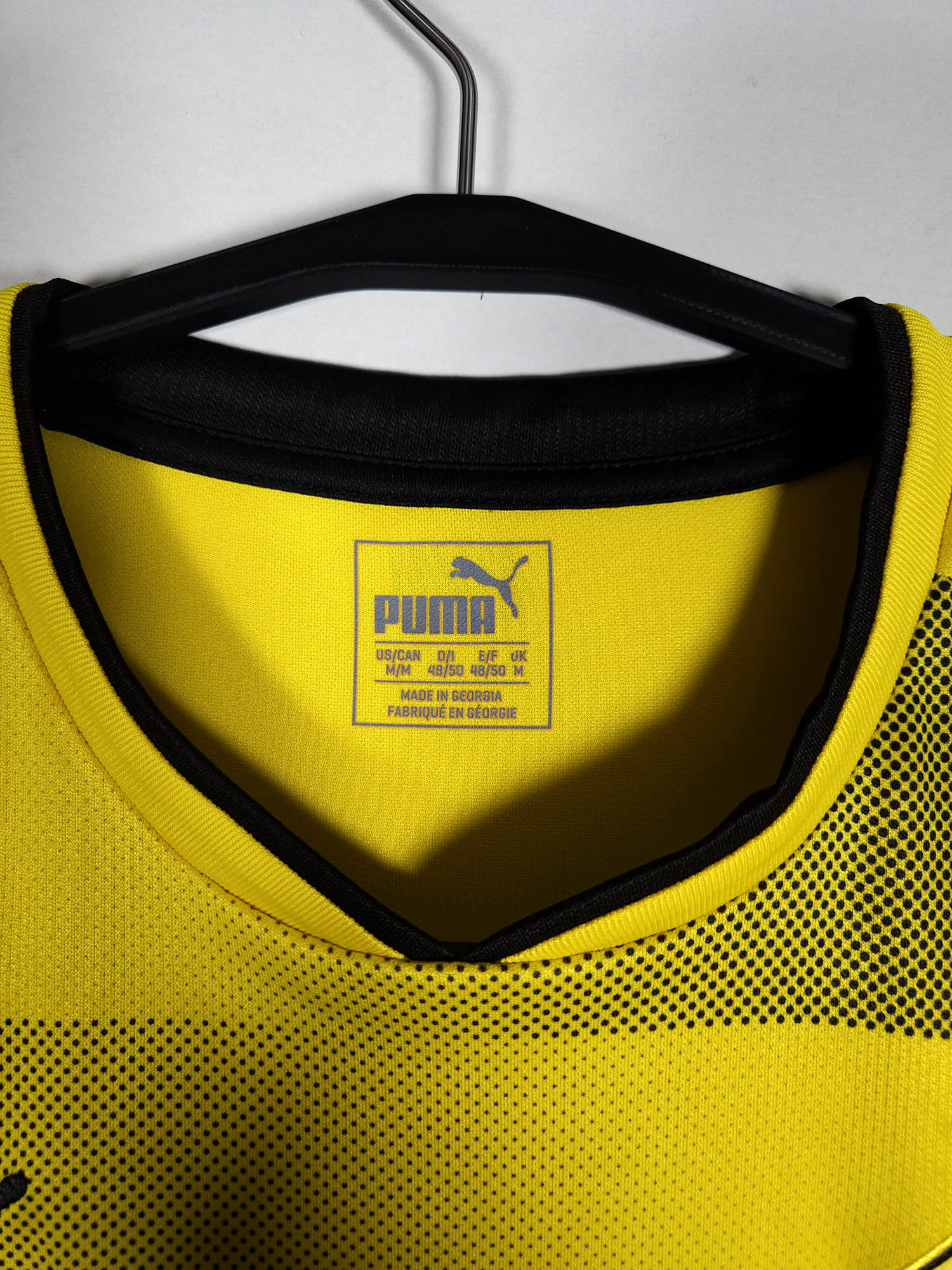 2017-18 Borussia Dortmund Home Shirt detailed view 6