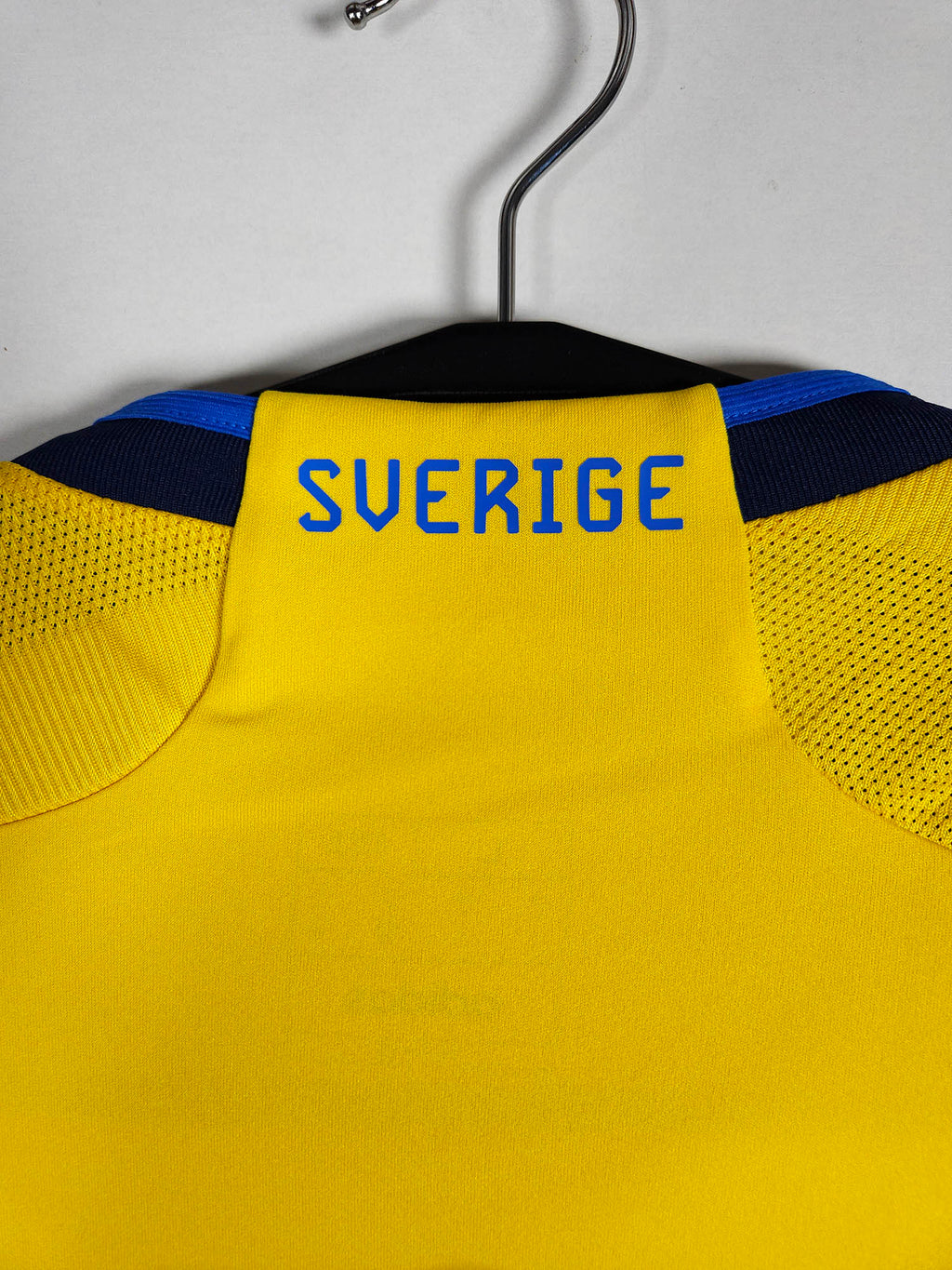 2022-23 Sweden Home Shirt - detailed view