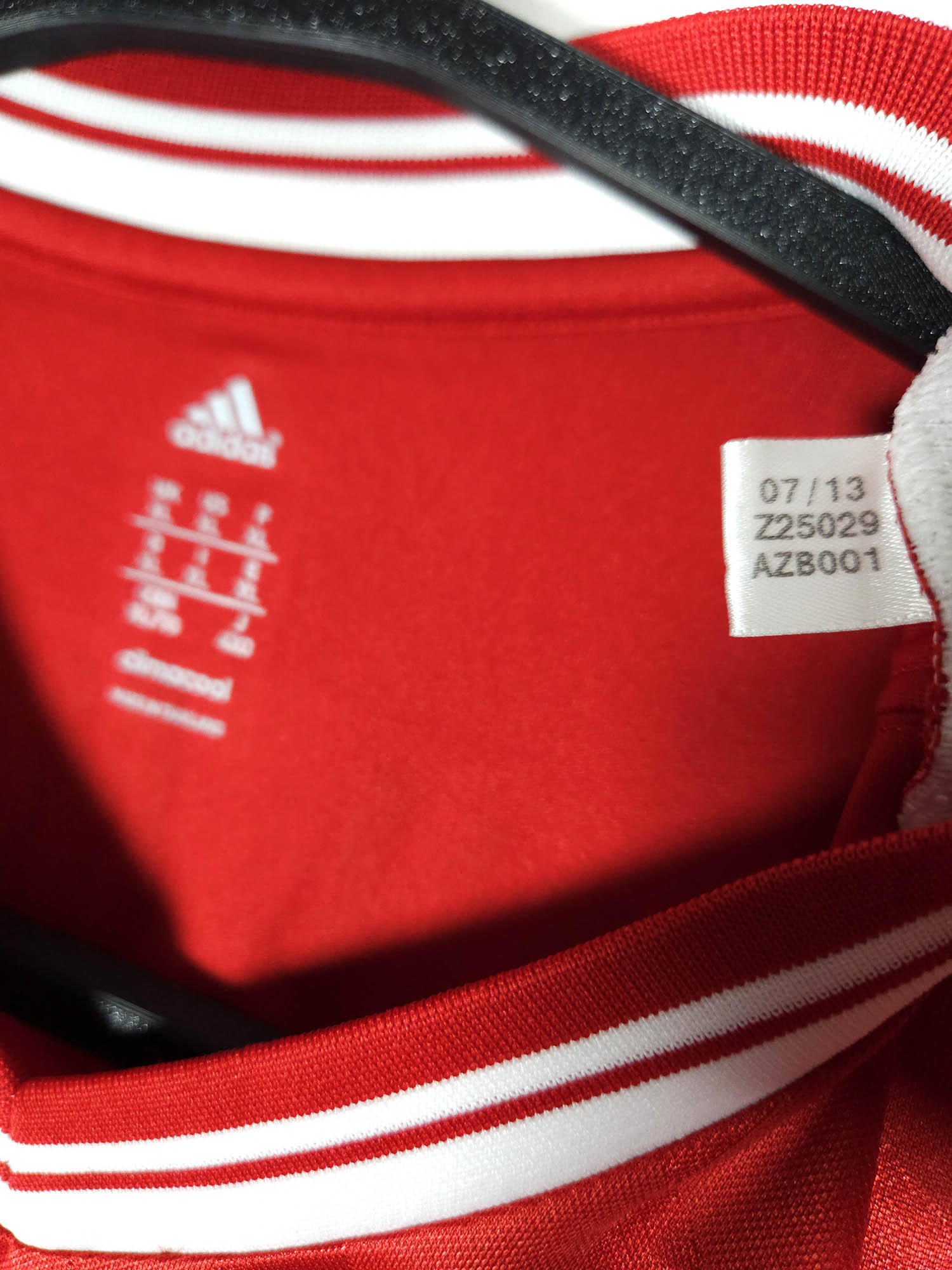 2013-14 Bayern Munich Home Shirt detailed view 5