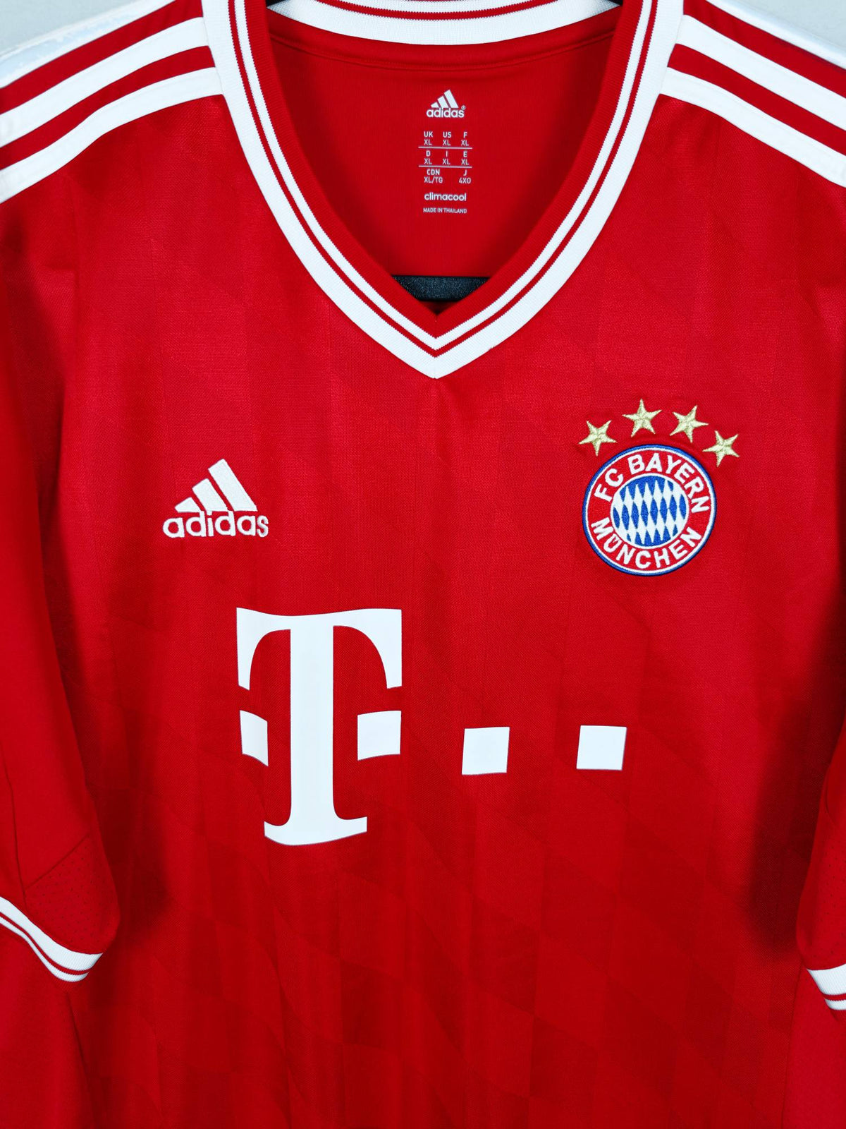 2013-14 Bayern Munich Home Shirt - detailed view