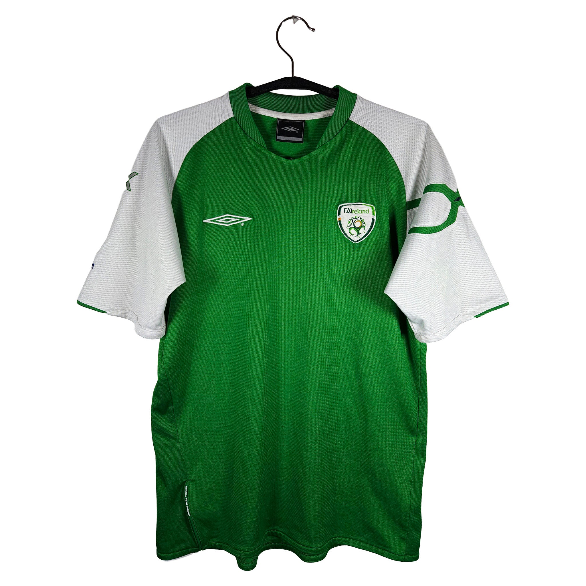 2005-06 Ireland Training Shirt front view