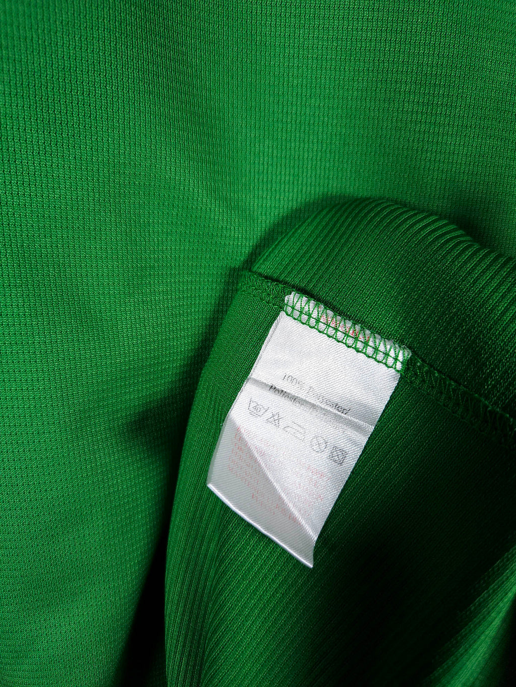 2005-06 Ireland Training Shirt detailed view 8