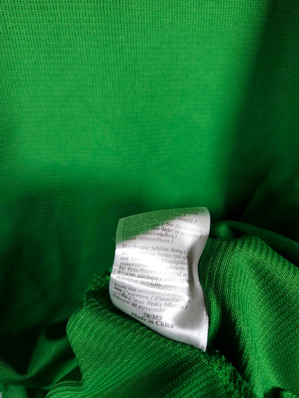 2005-06 Ireland Training Shirt detailed view 9