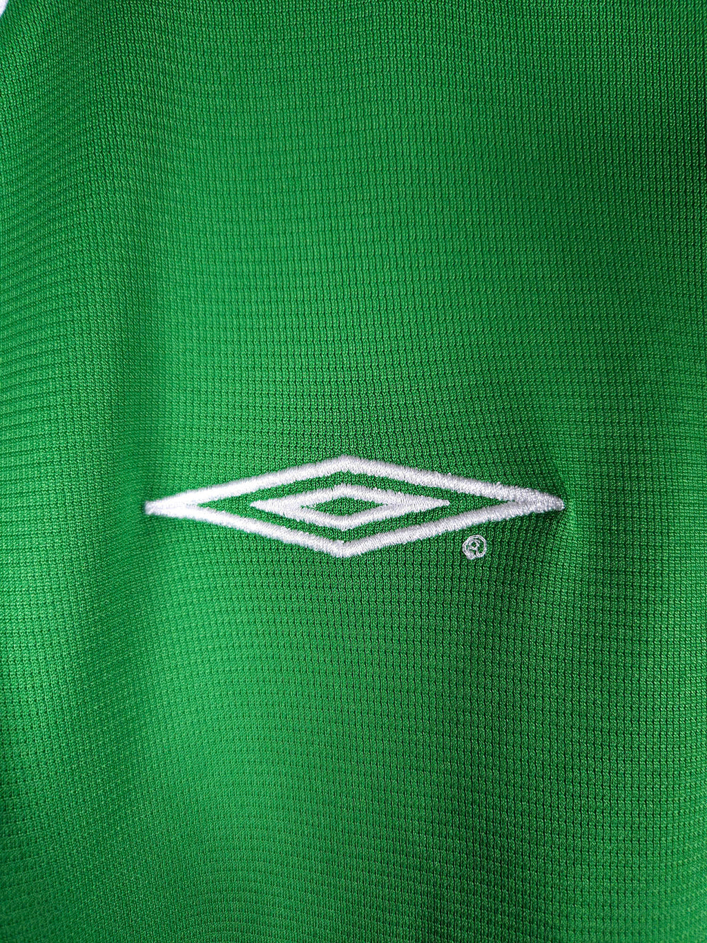 2005-06 Ireland Training Shirt detailed view 3
