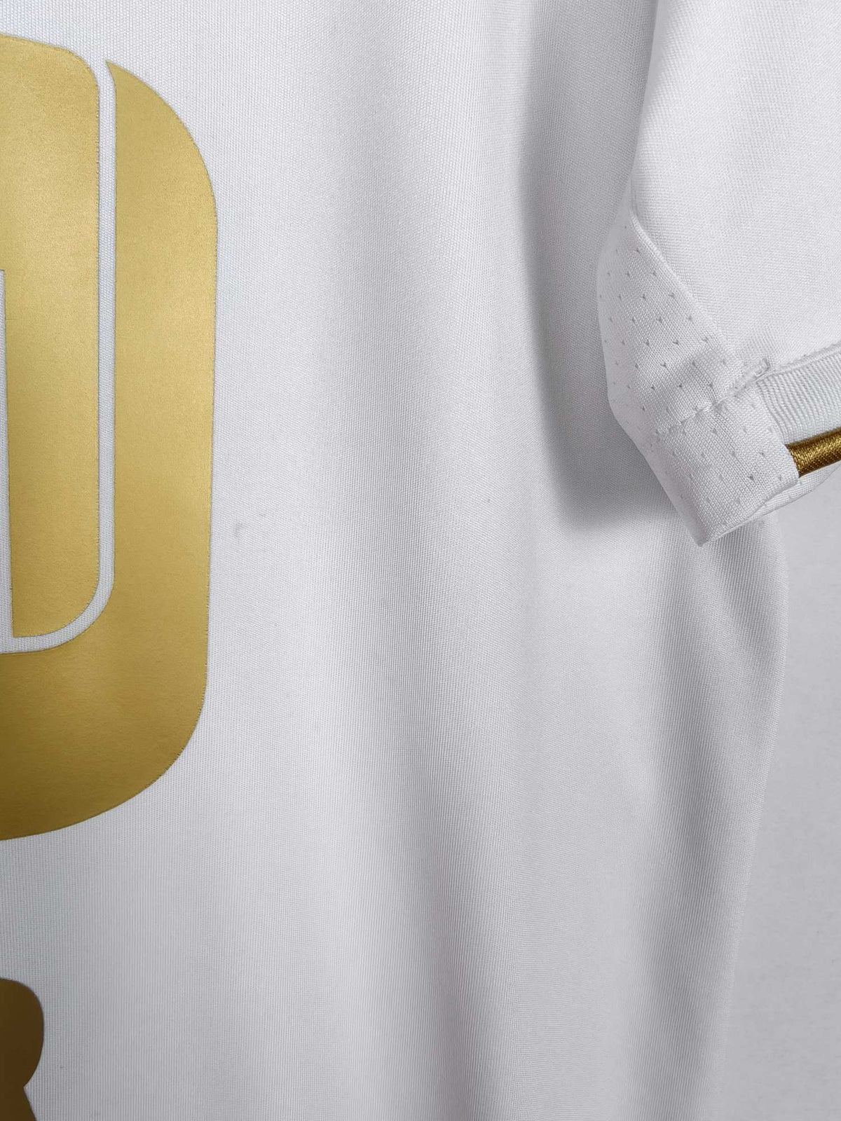 2022-23 Bayern Munich Away Shirt Müller #25 - detailed view